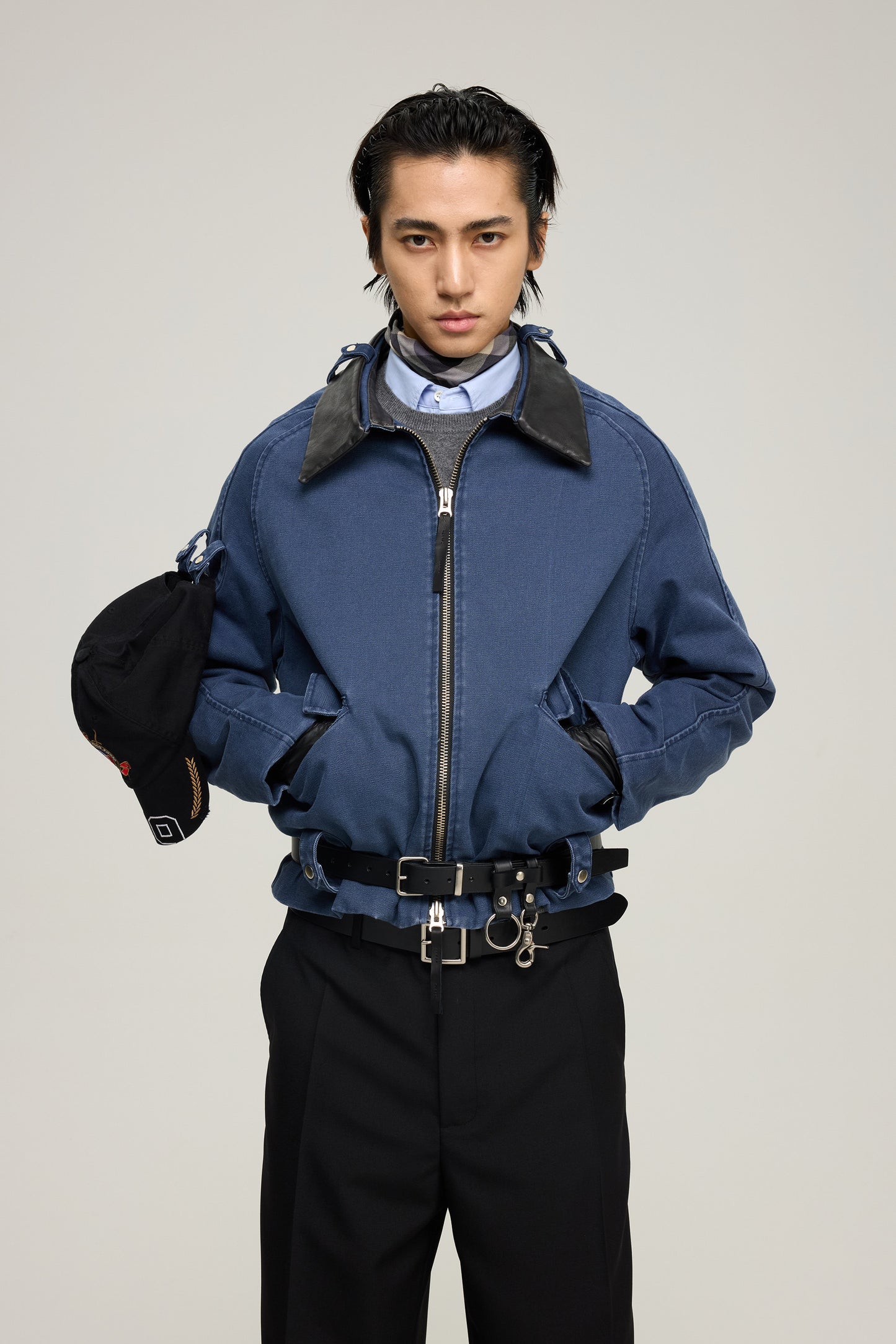Jacket with a detachable leather collar