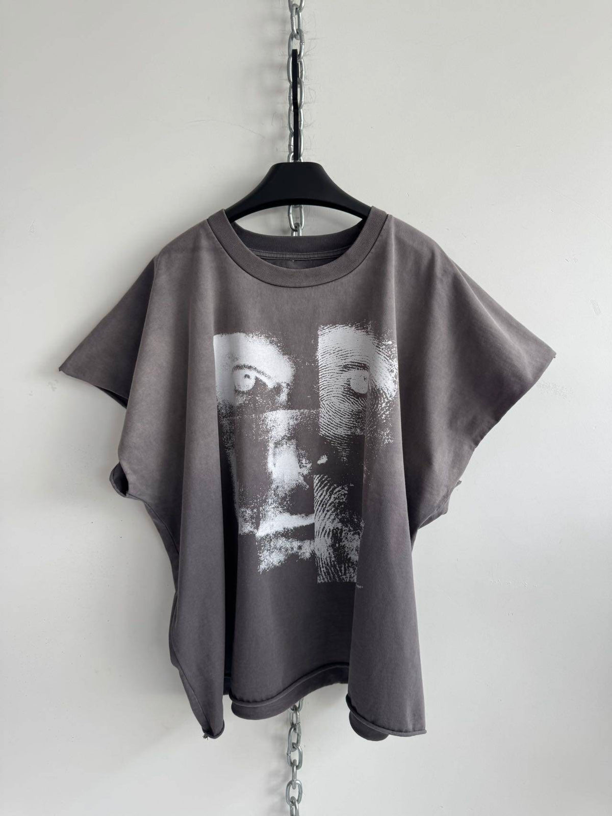 Roll-Edge Sleeveless Shirt
