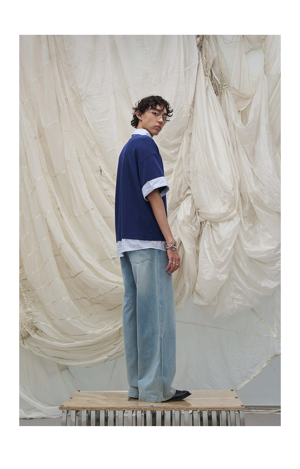 Half-Zip Back Waist Straight Jeans