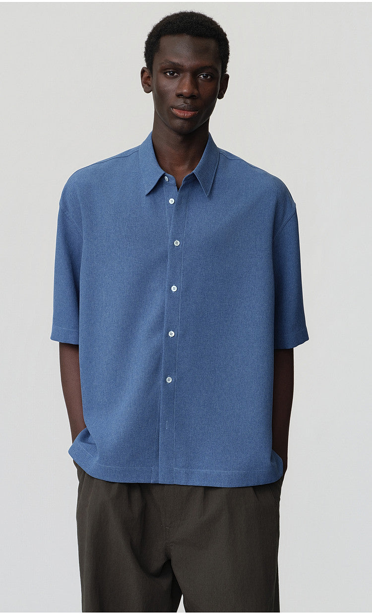 Standard Color Shirt with Pleats on the Side Seams