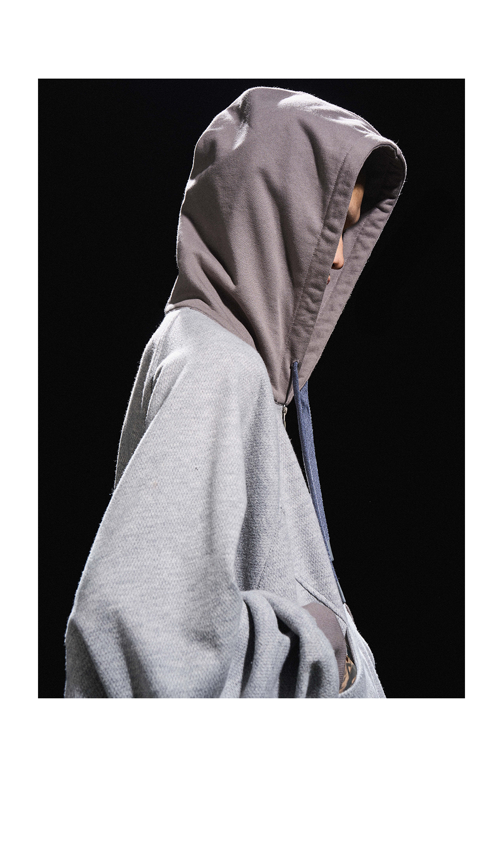 Sweatshirt with hood made of different material