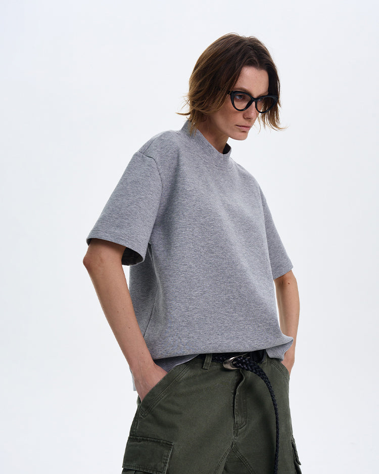Air layer stand collar T-shirt