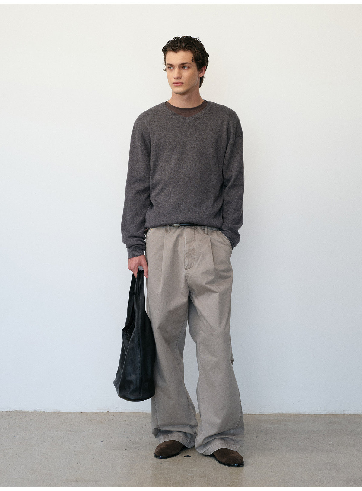 Functional Wool Yarn V-Neck Knit