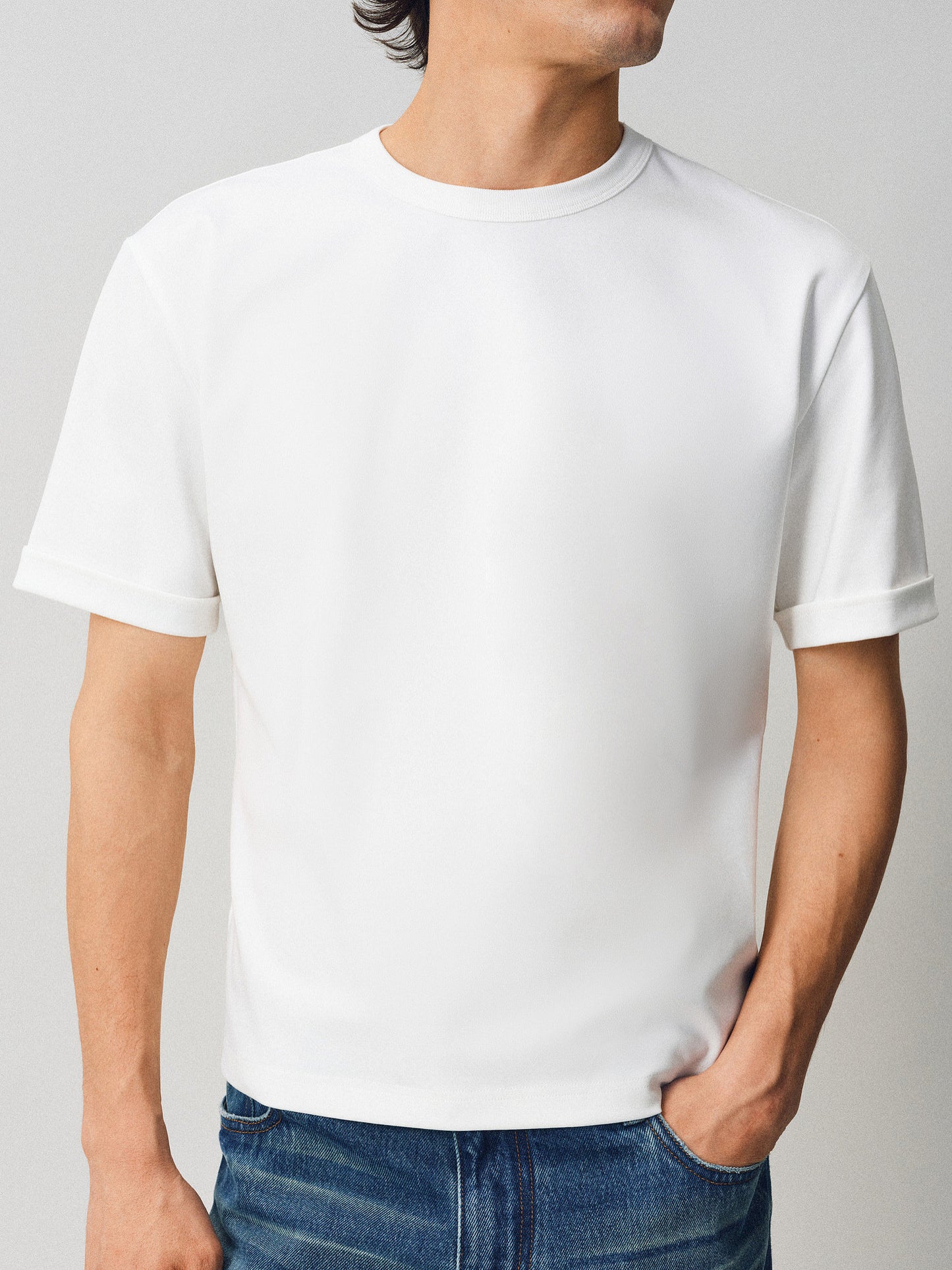 T-shirt with cuffed sleeves