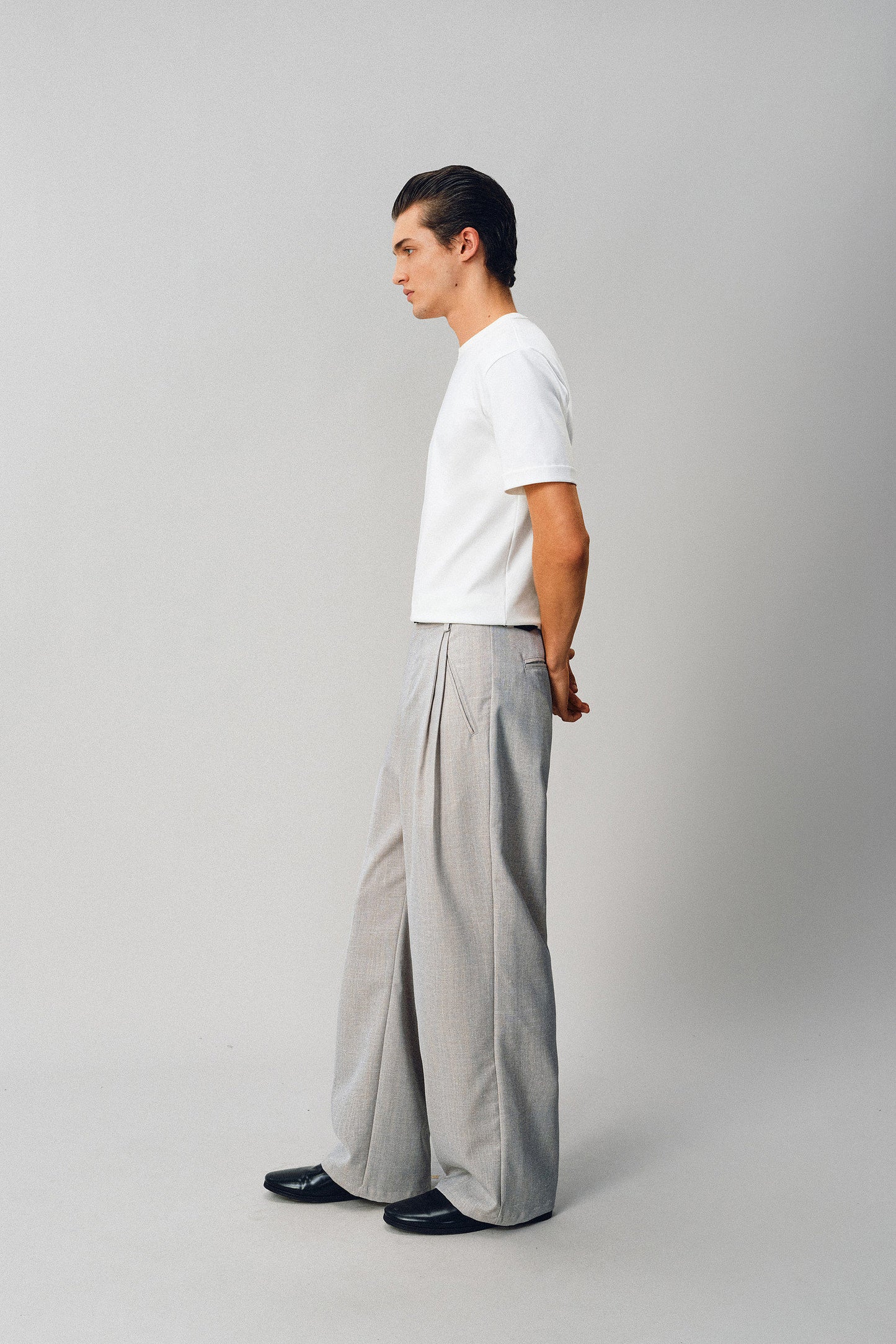 T-shirt with cuffed sleeves