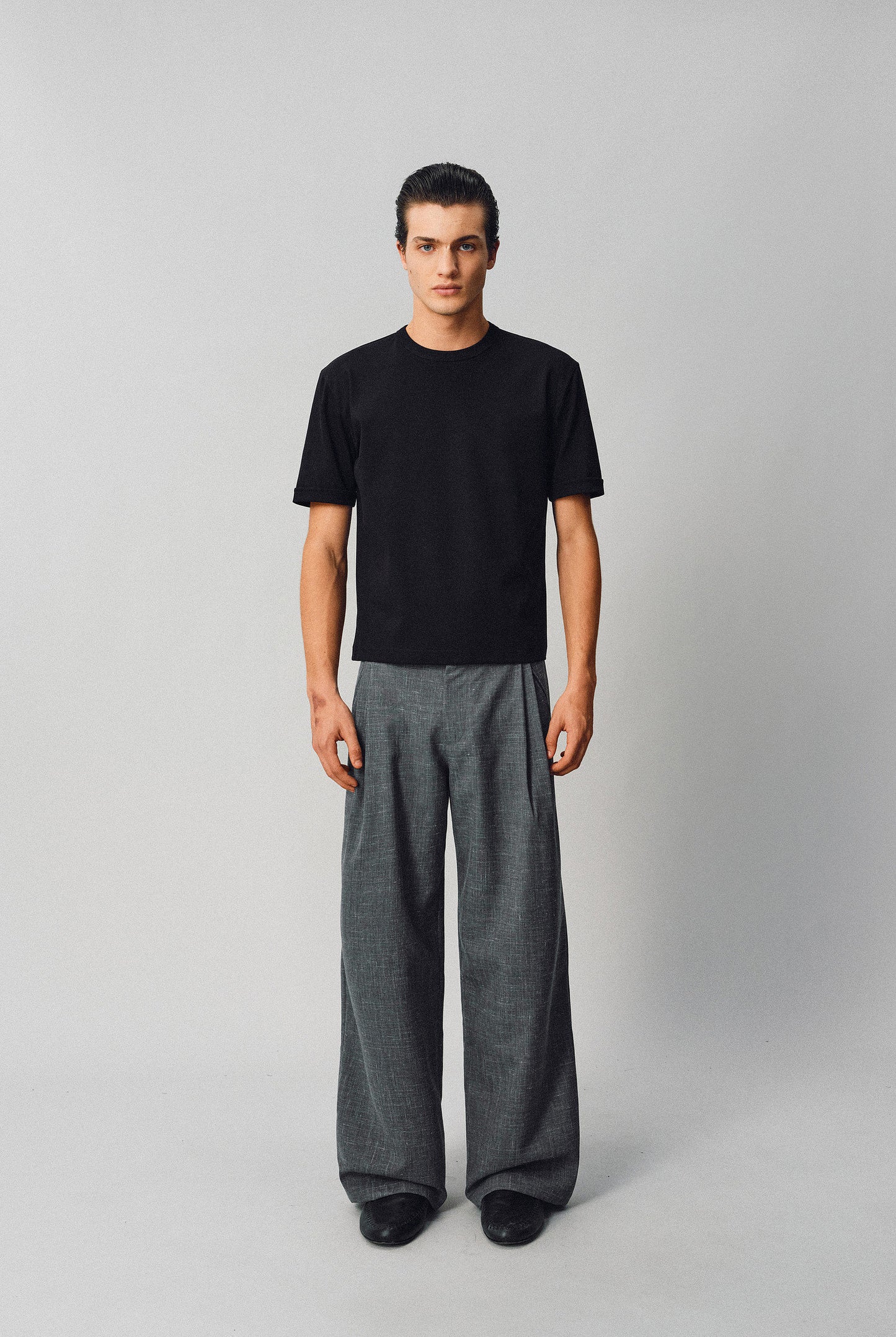 T-shirt with cuffed sleeves
