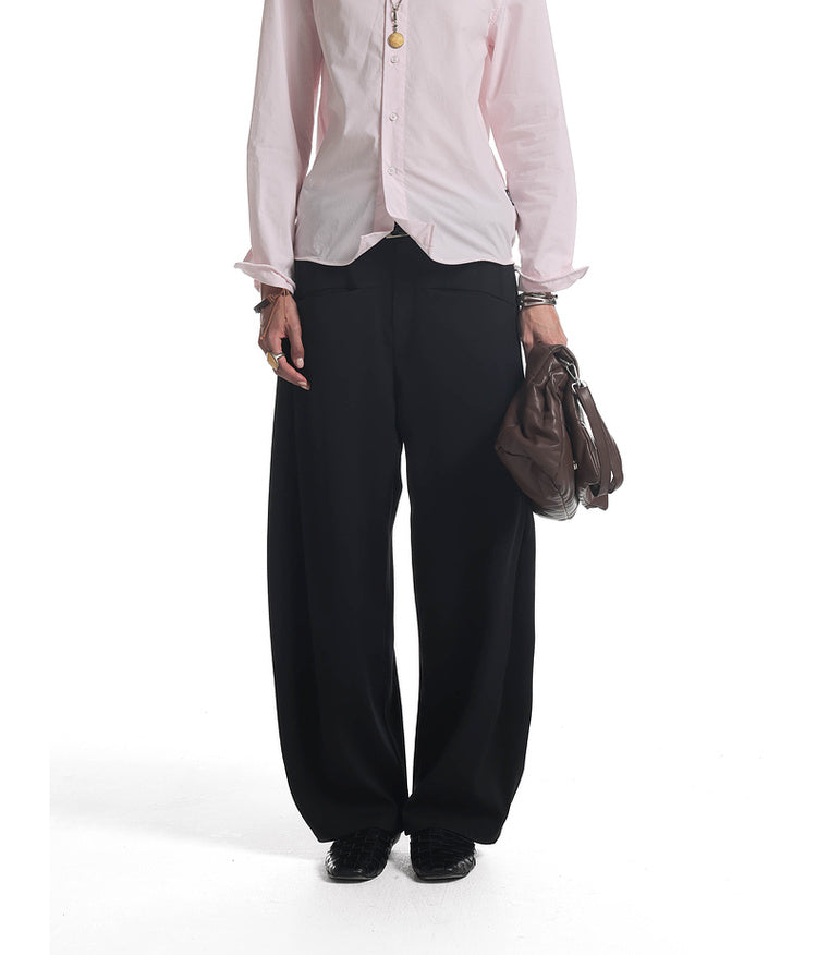 Casual pants with 3D wrinkle prevention