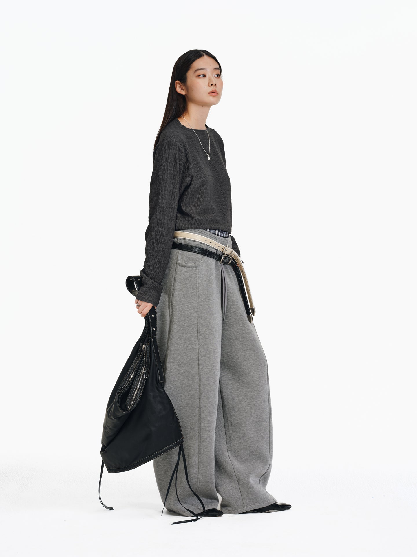 Casual pants with elastic waistband