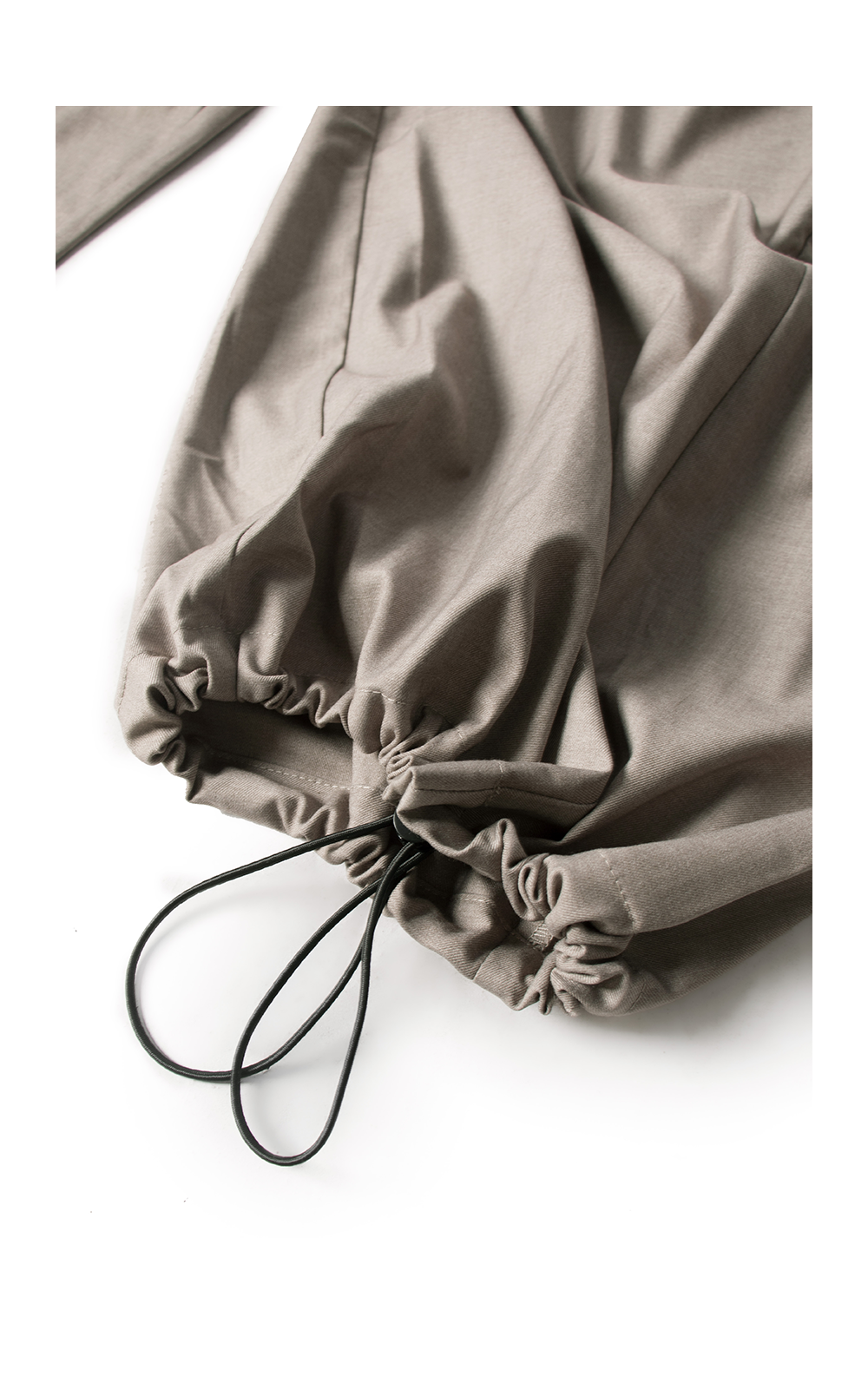 Loose-fitting scimitar silhouette Casual pants