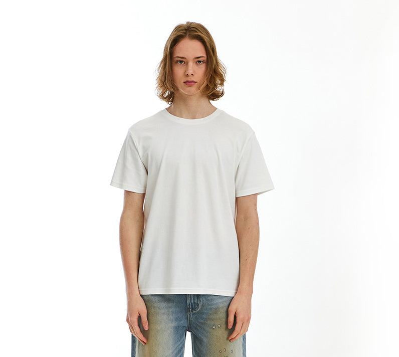Plain basic short-sleeved T-shirt