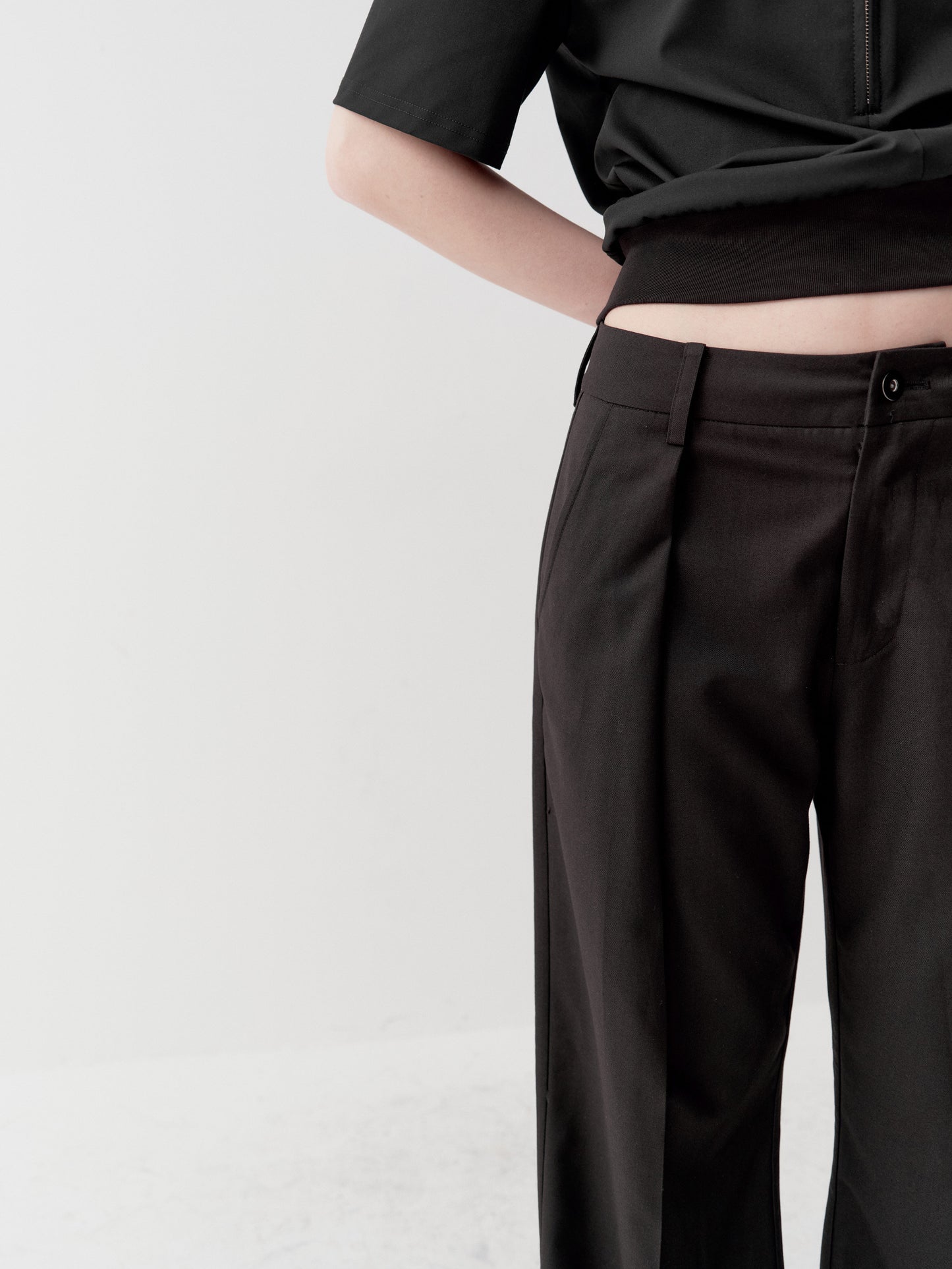 3D-Pleated Casual Pants