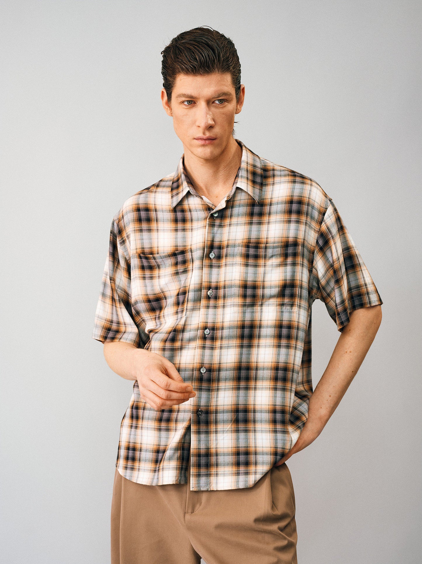 Gradient Check Double-Pocket Shirt