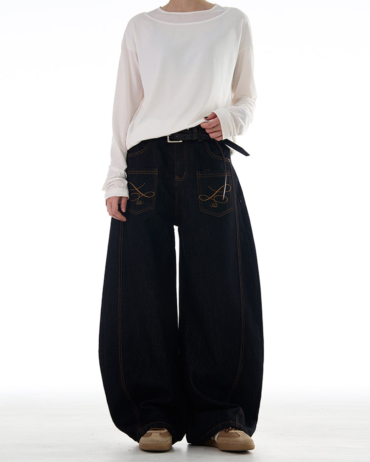 Reverse pocket design scimitar jeans