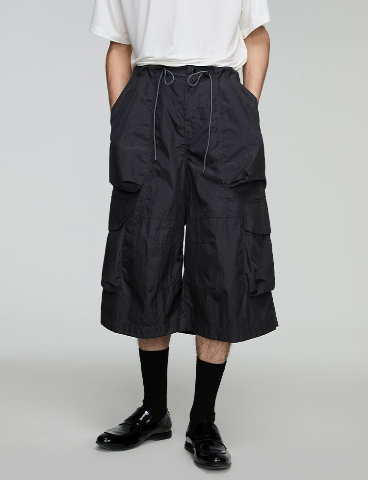 Cropped pants with adjustable waist