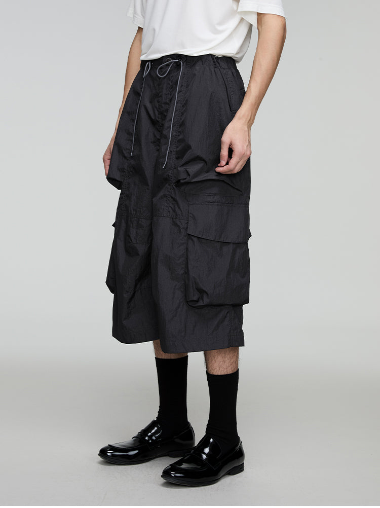 Cropped pants with adjustable waist