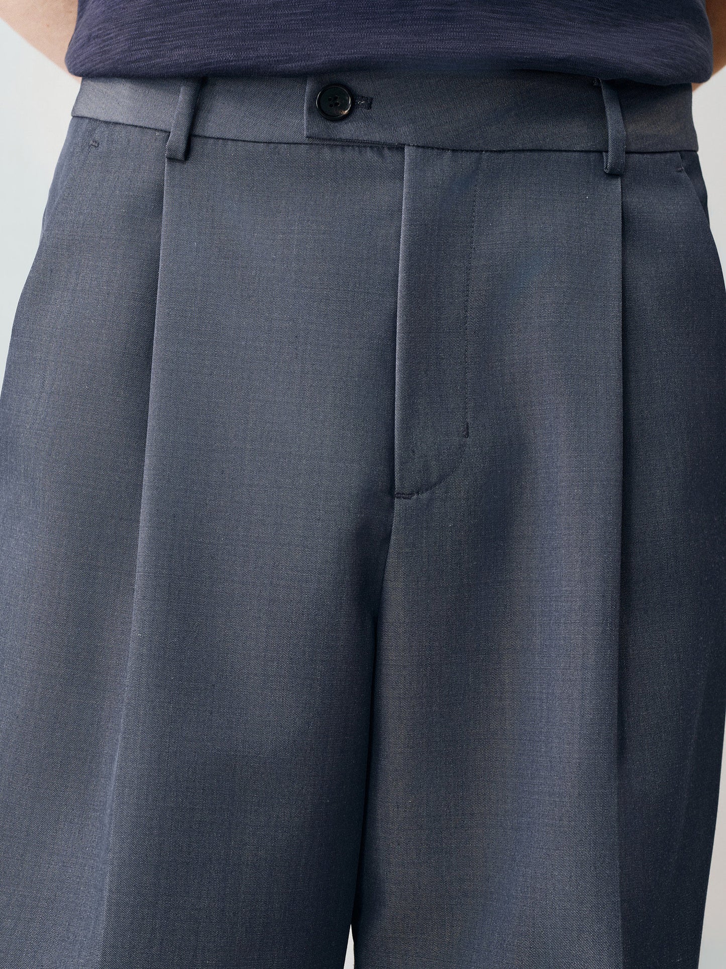 Shiny Single-Pleat Casual Pants