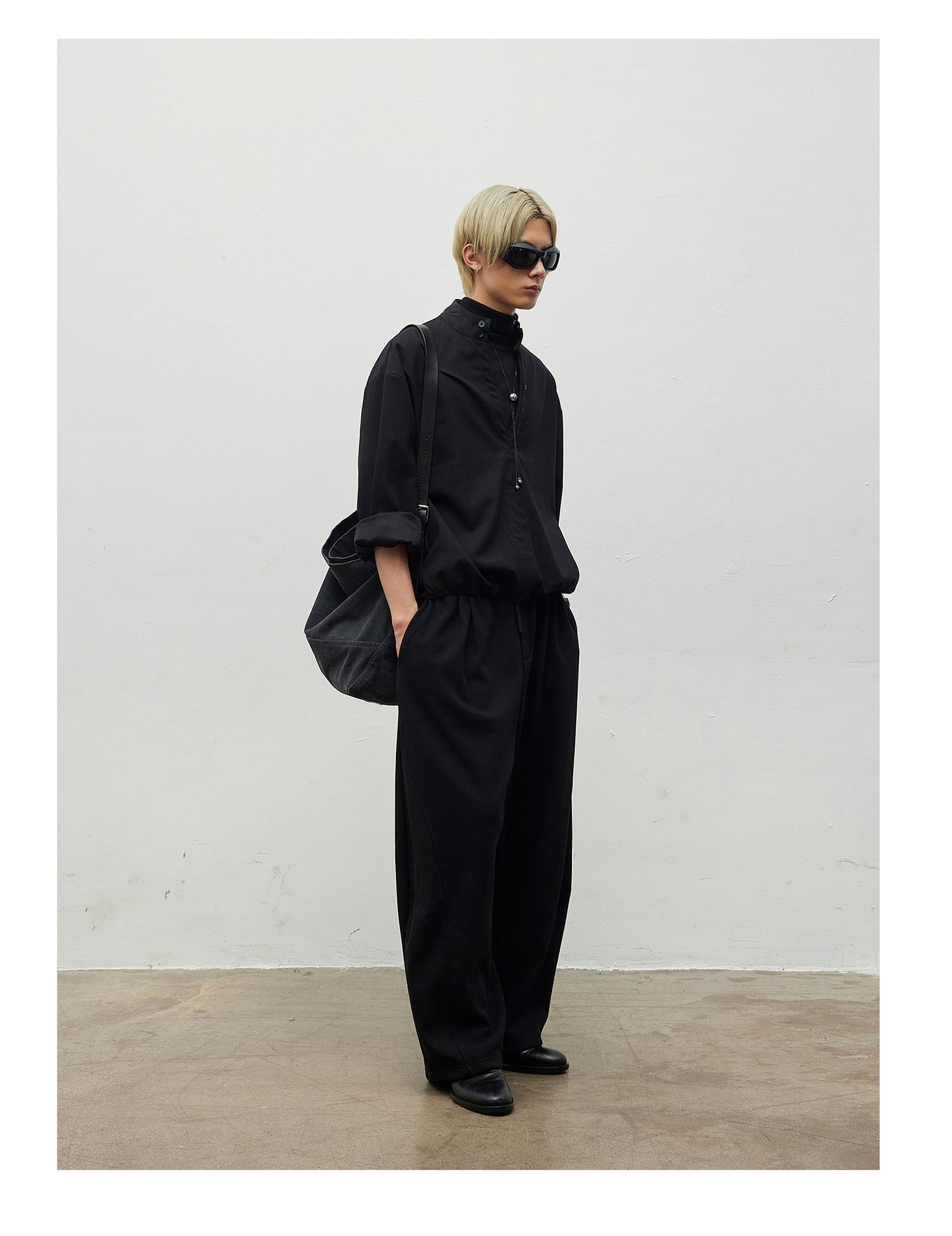 Curved Slit Sweatpants with Brushed Lining