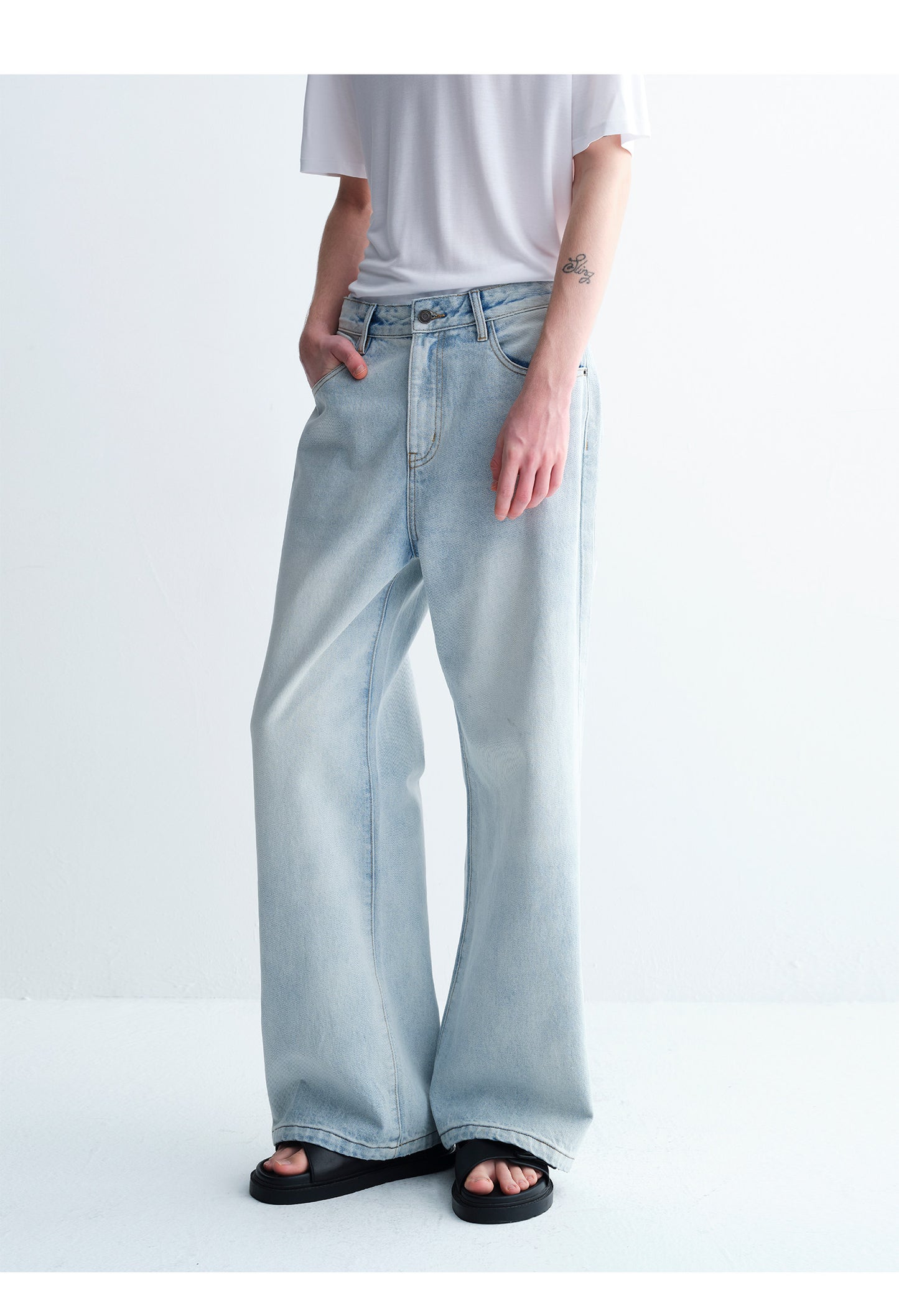Relaxed Cotton Textured Jeans