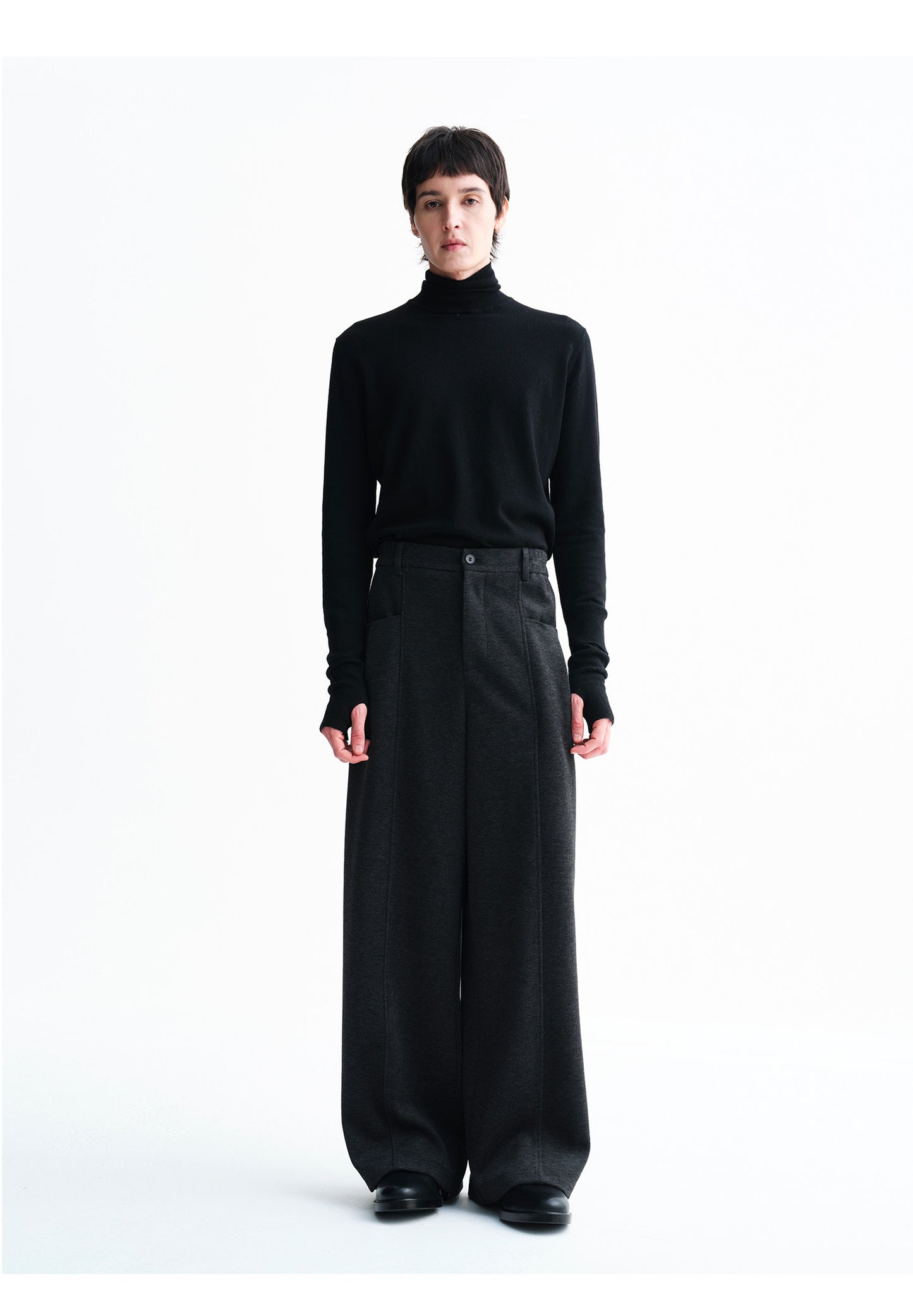 Side-seam pockets  Wide-leg pants