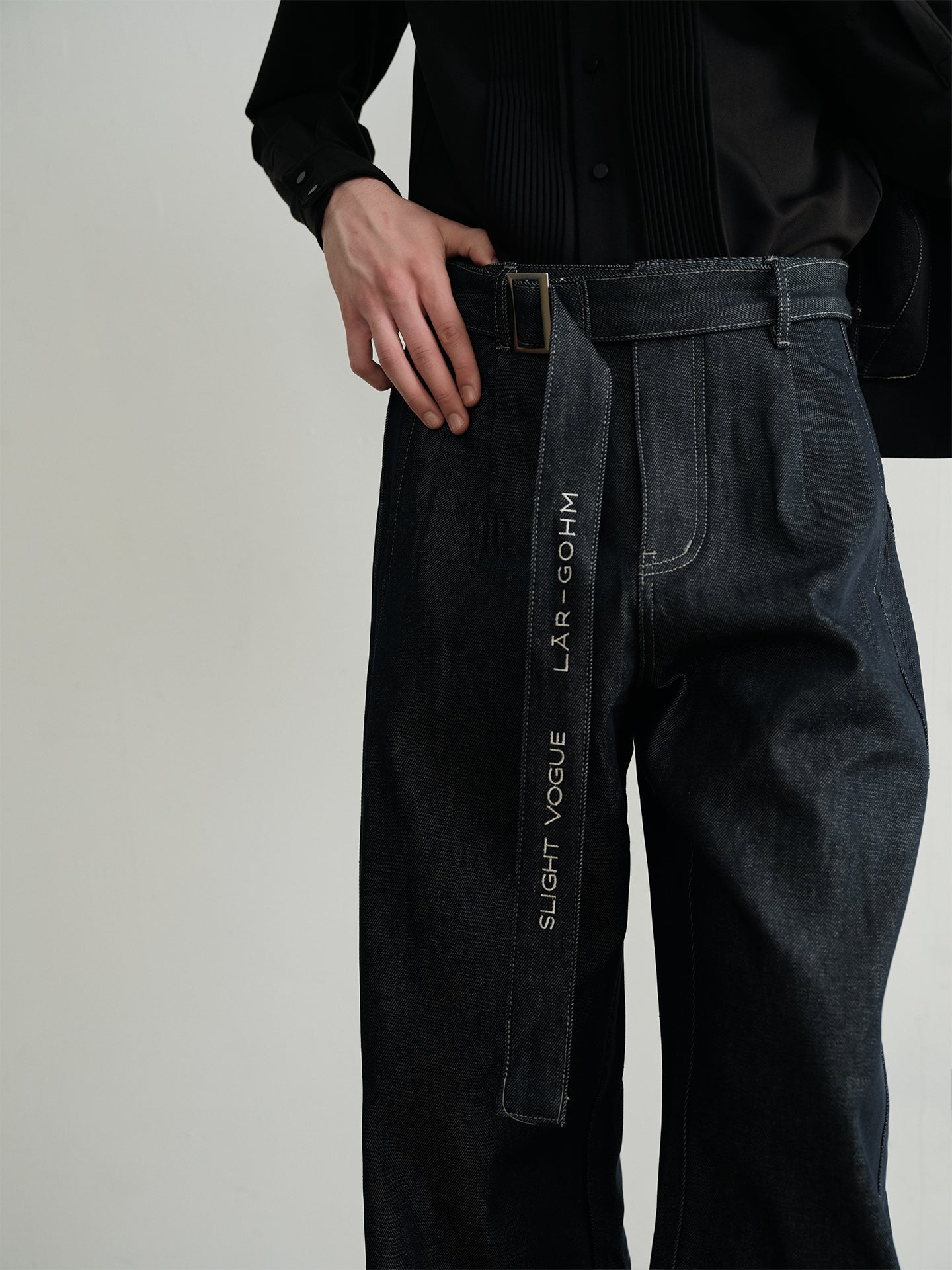 Natural Pleat Denim Pants