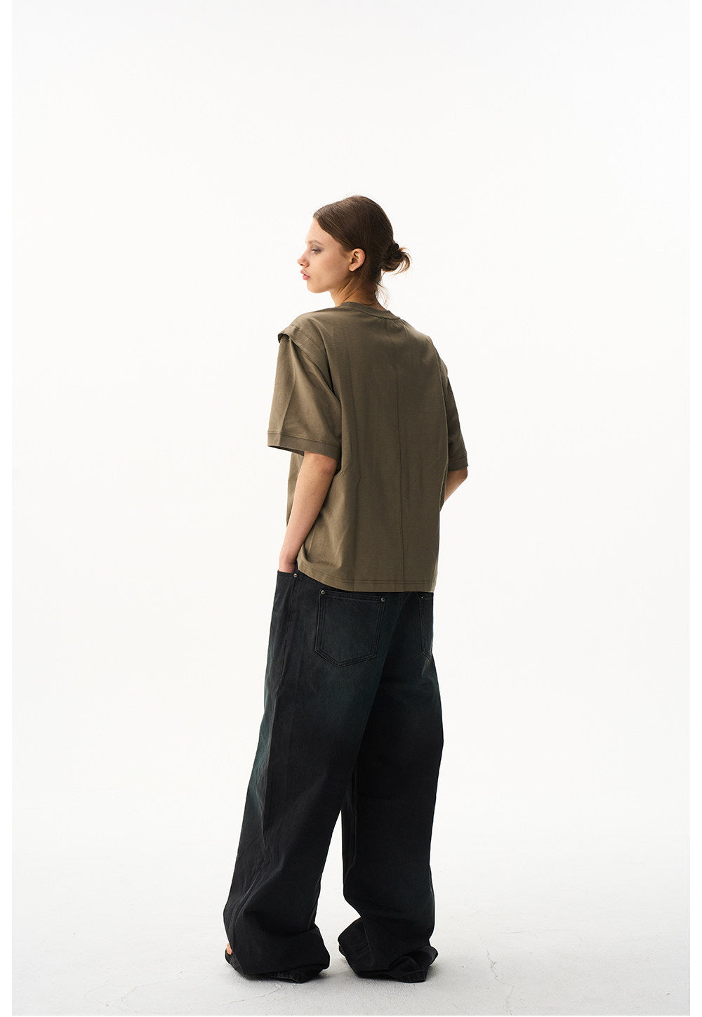 Straight-Shoulder Casual T-Shirt