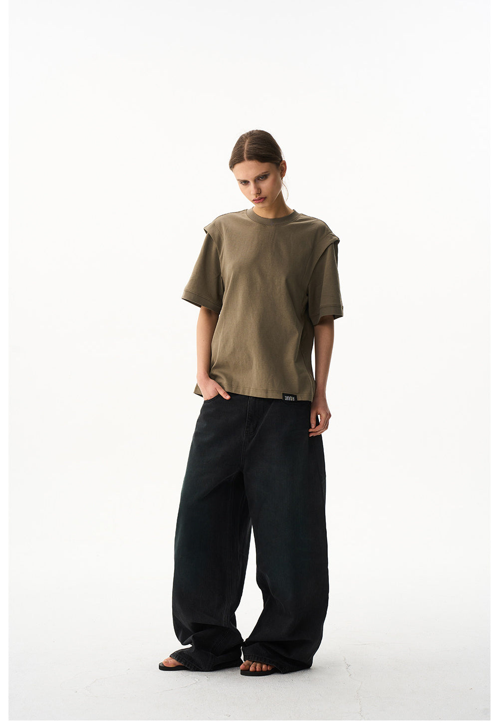 Straight-Shoulder Casual T-Shirt