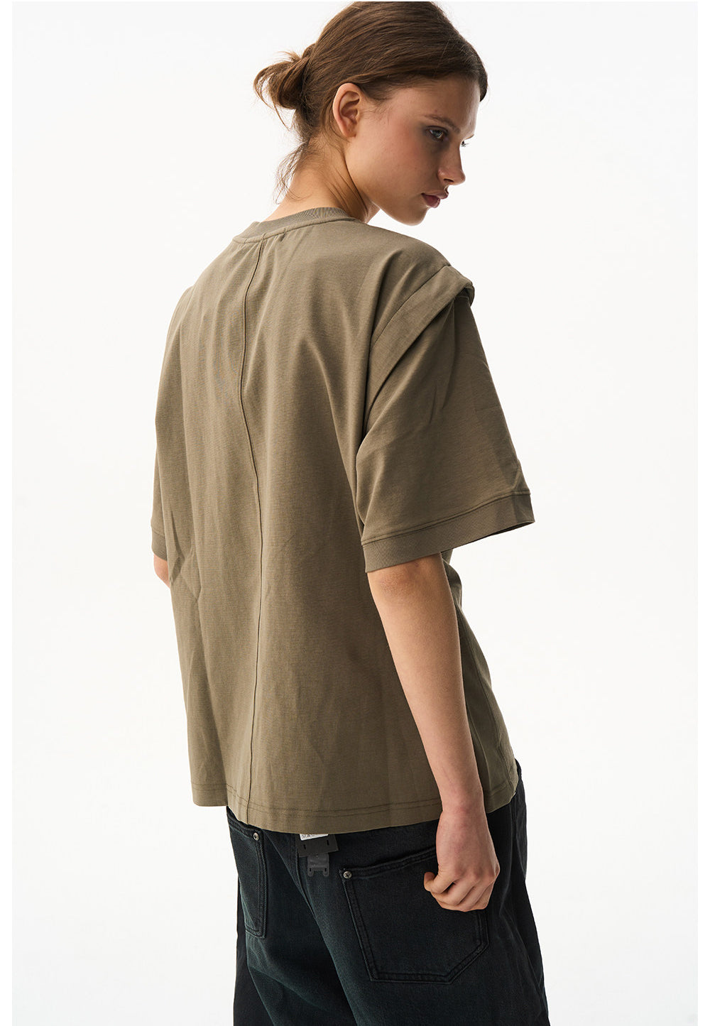Straight-Shoulder Casual T-Shirt