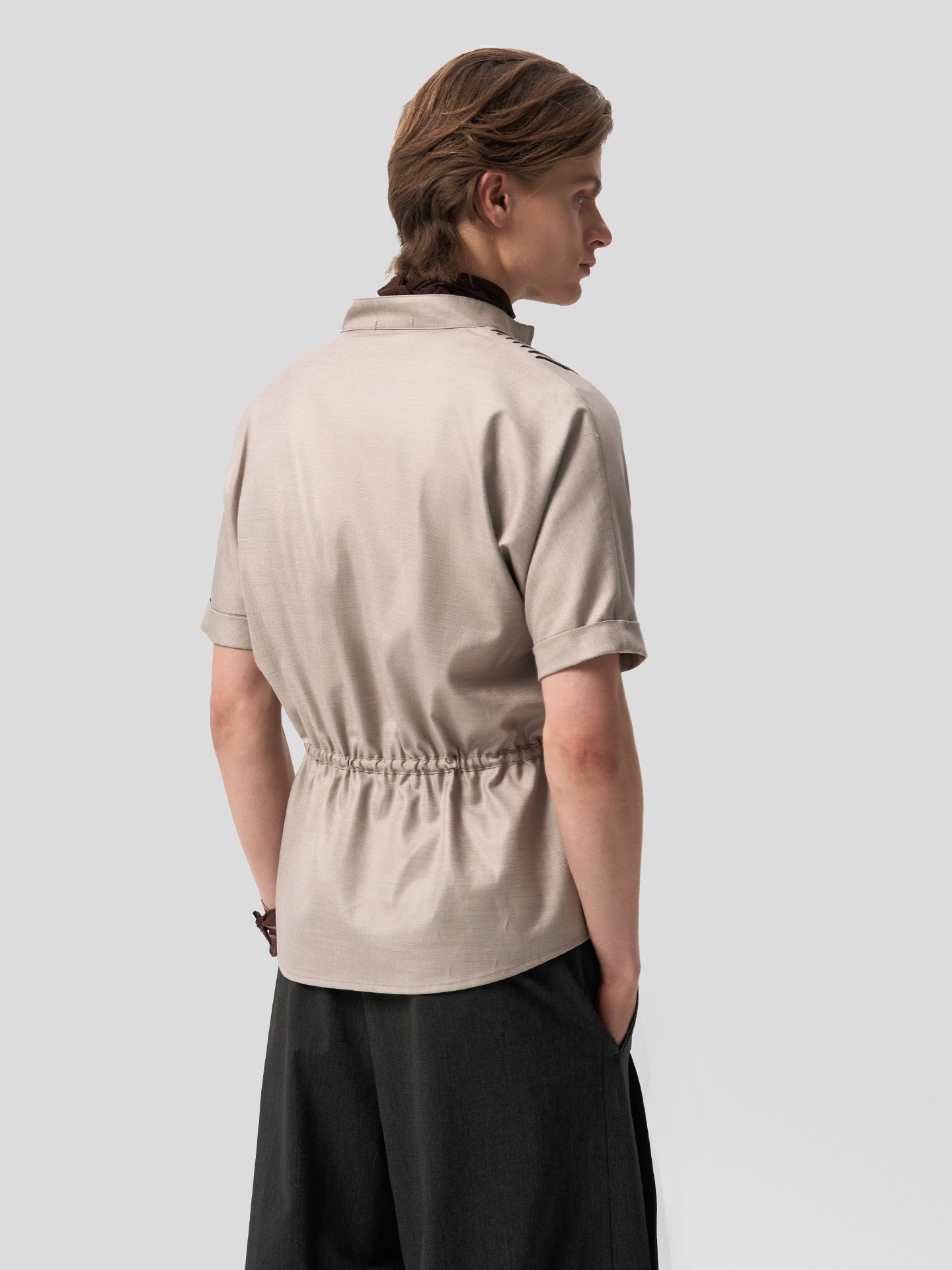 Shirt with 3D pleats and pockets