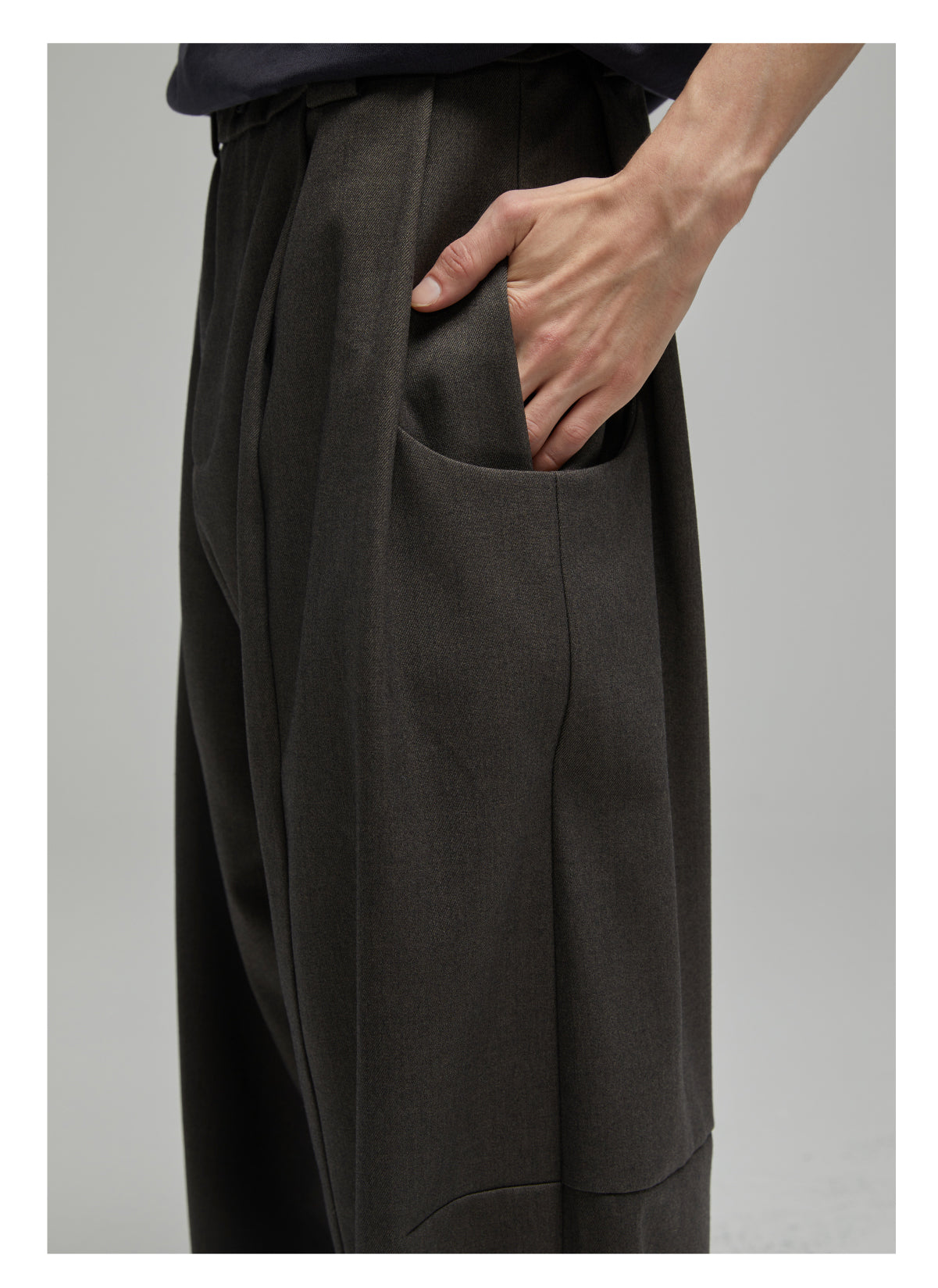 Multi-pleated Casual Pants