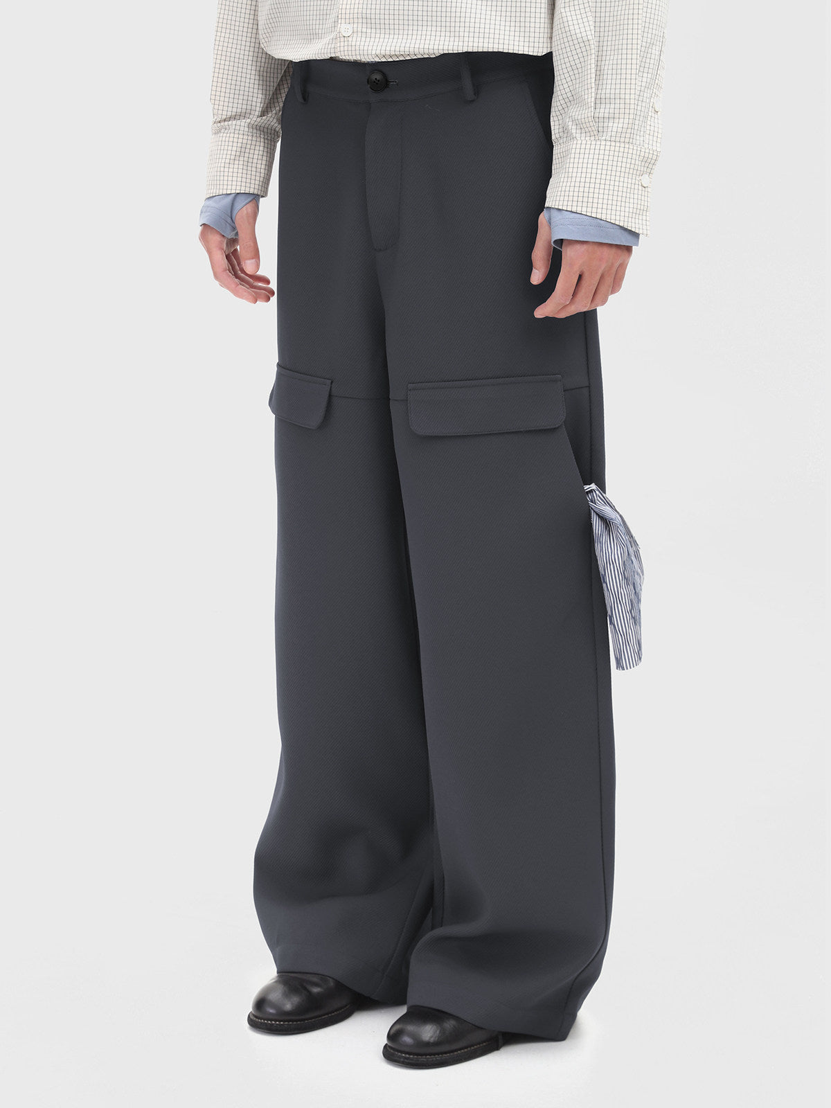Casual Pants with Cut-Off Pockets　