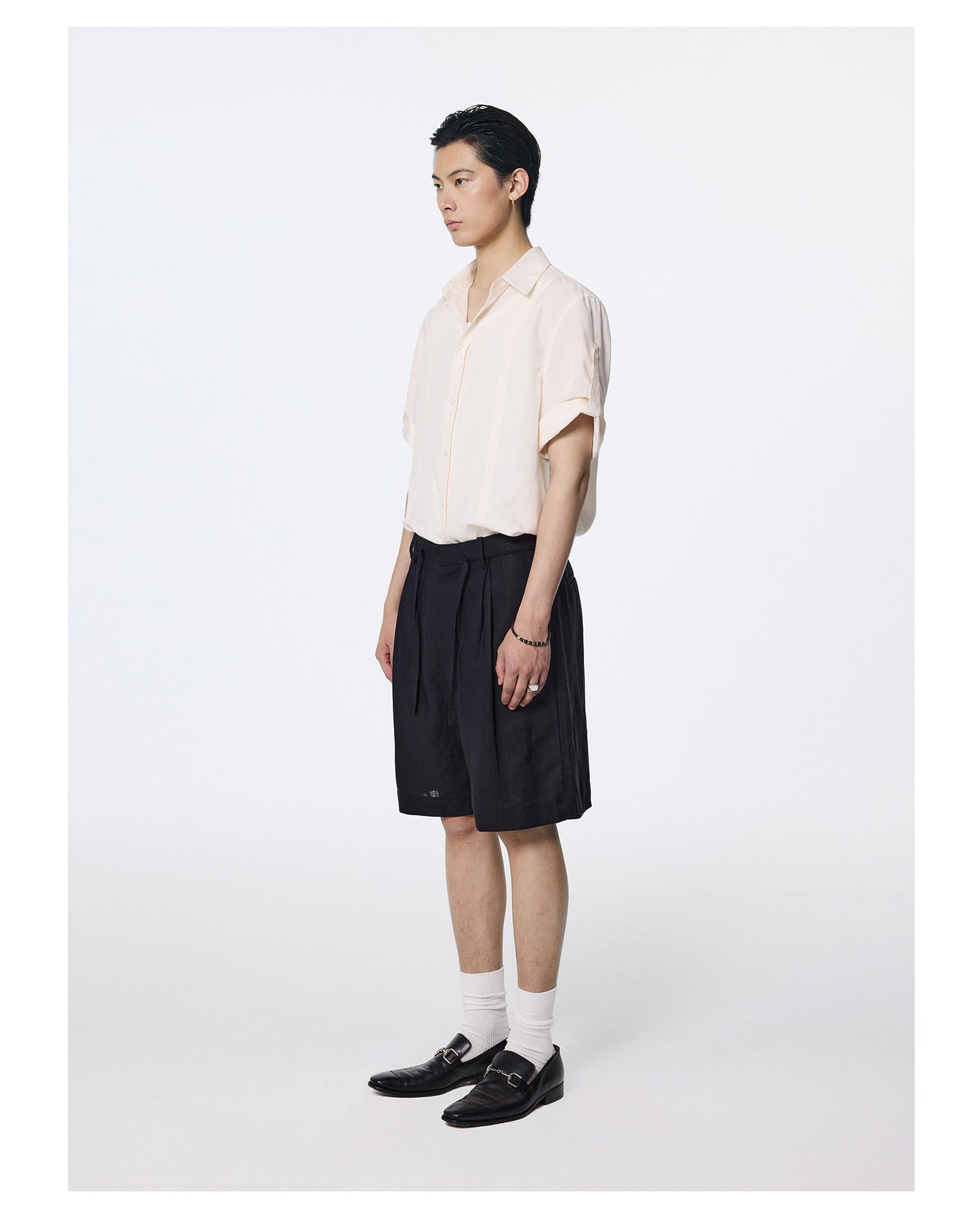Simple Casual Double-Pleated Shorts