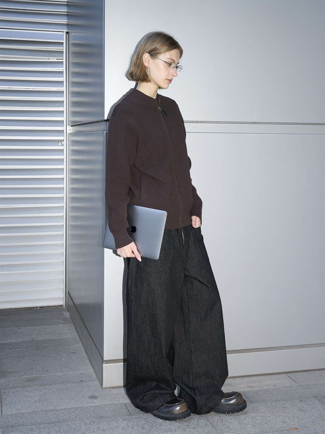 Front patch pocket denim pants