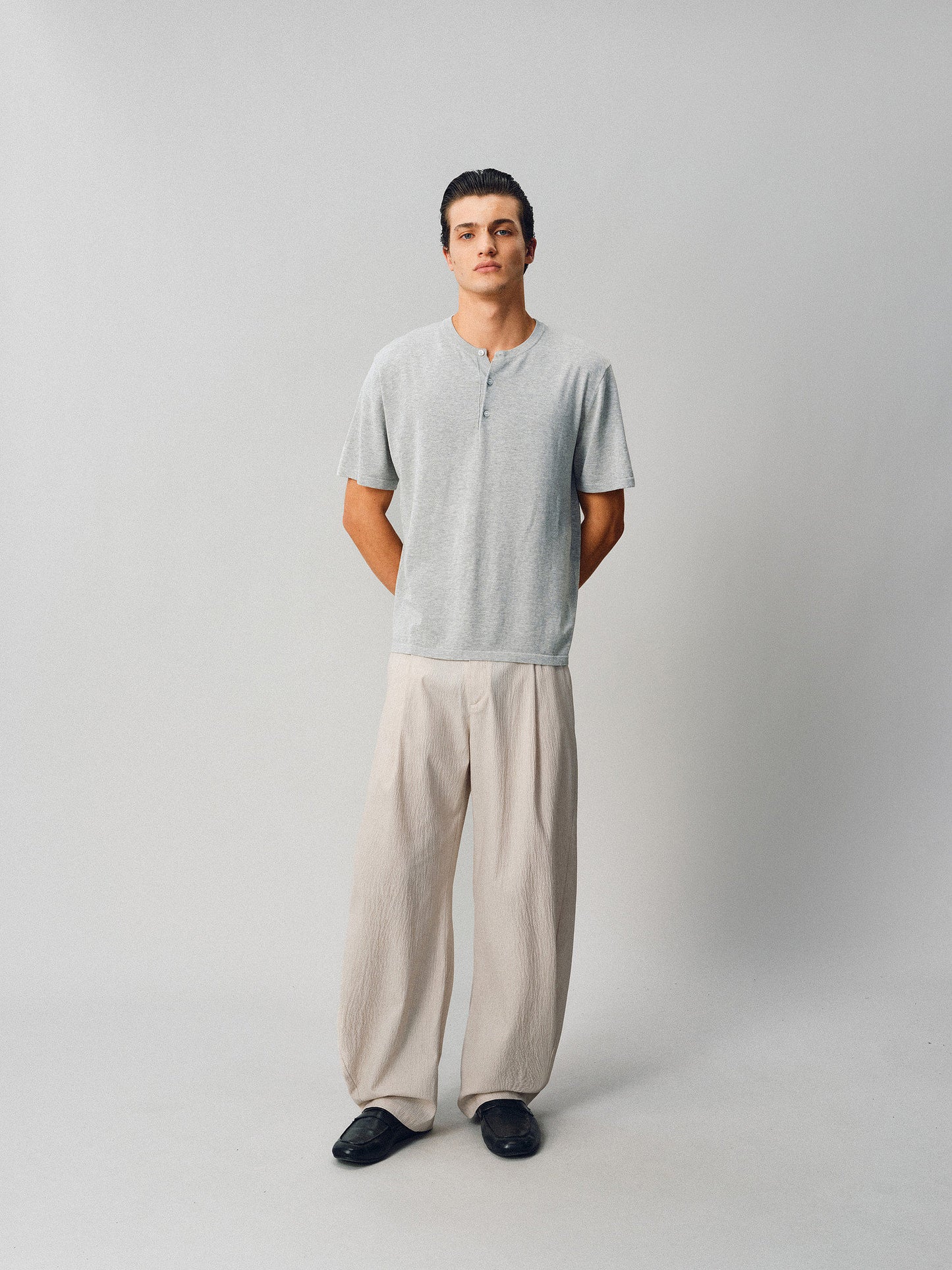 Linen-Blend Casual Pants with a Slightly Curved Silhouette