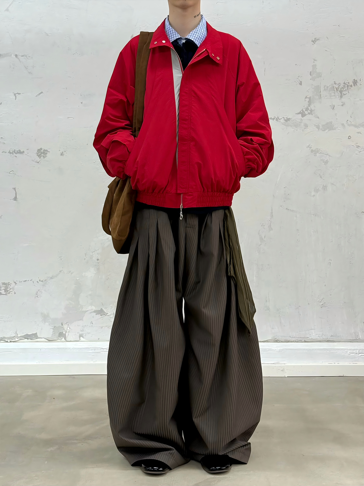 Nylon jacket with detachable hood