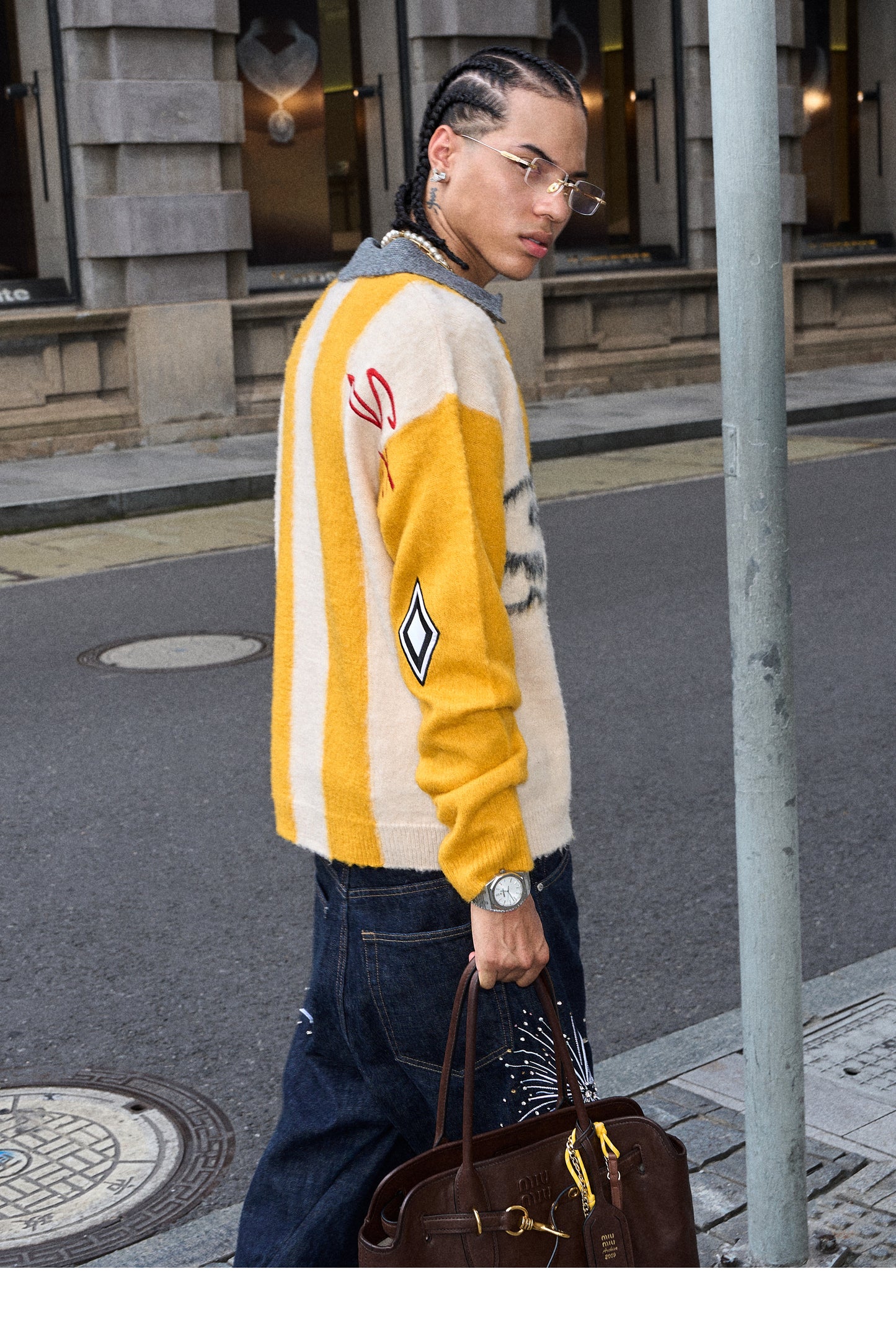 Jacquard embroidery knit