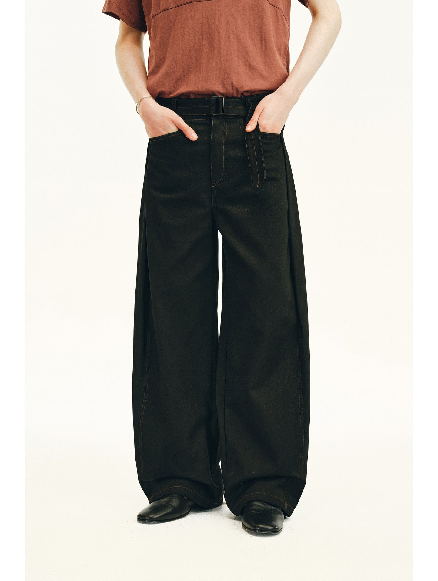 Pleated Casual Pants with Belt