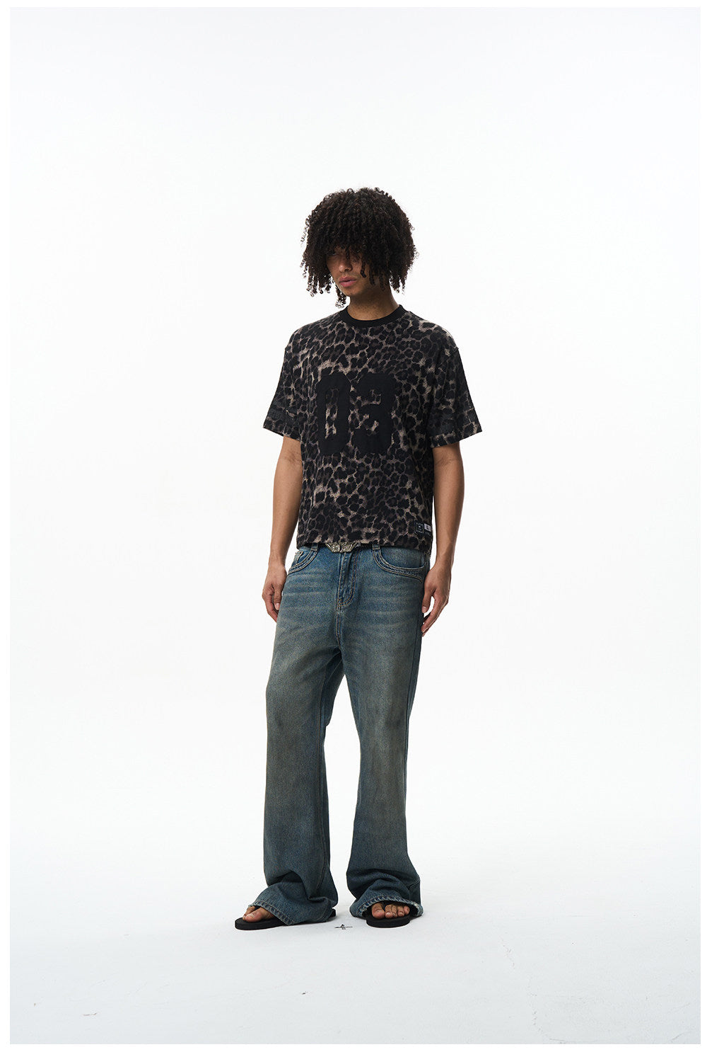 Leopard-Print Number Patch Round-Neck Half-Sleeve T-Shirt
