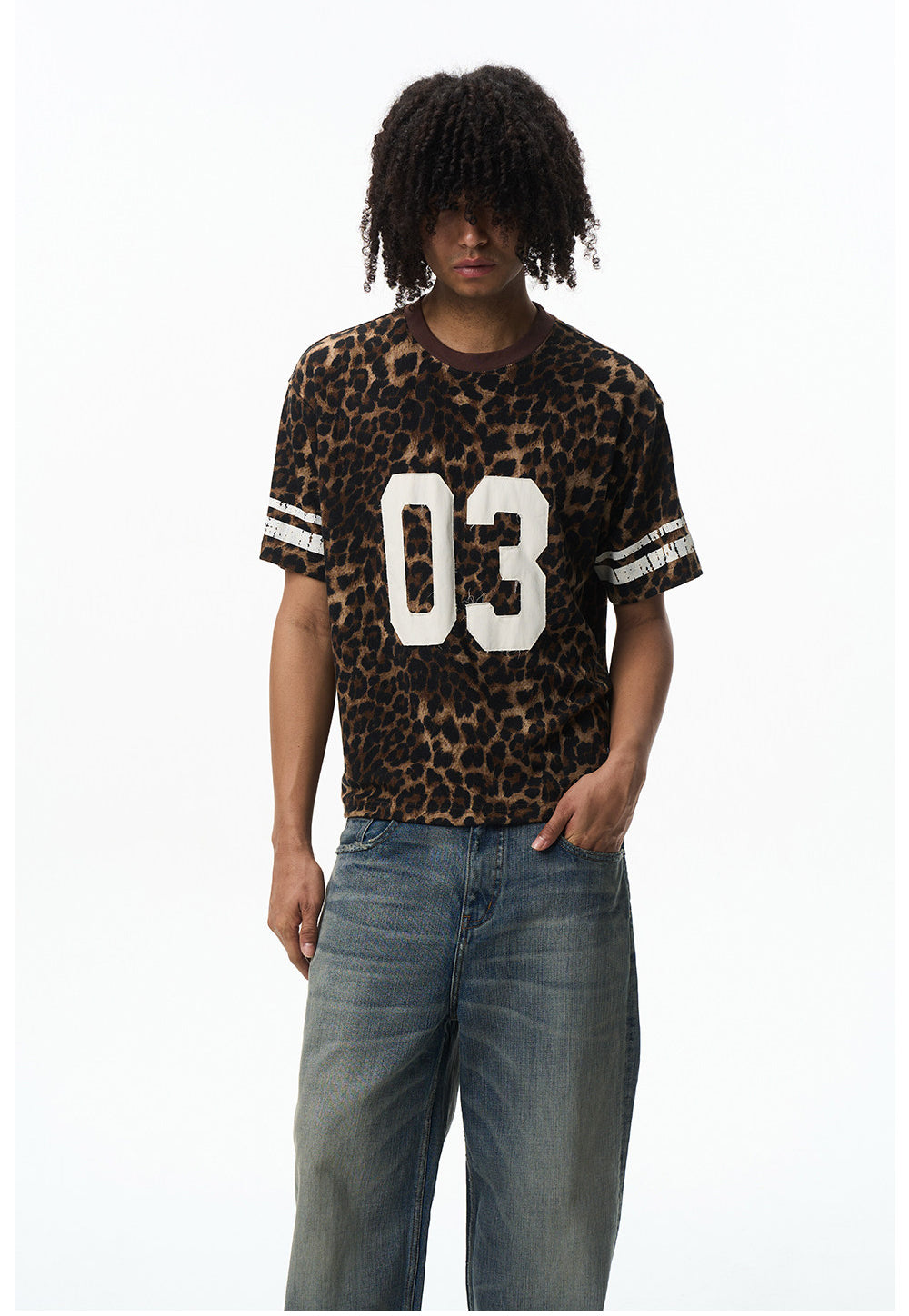 Leopard-Print Number Patch Round-Neck Half-Sleeve T-Shirt