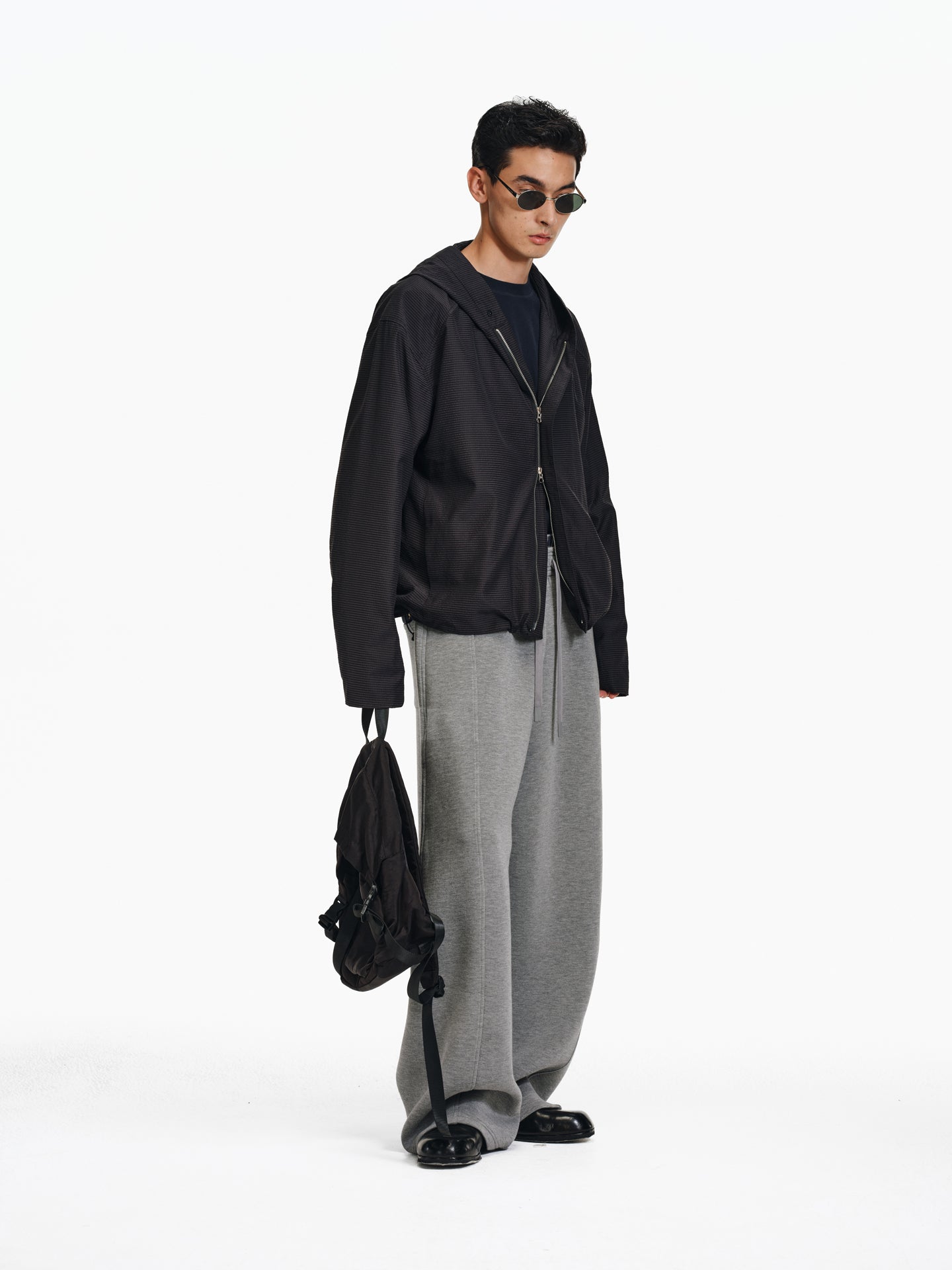 Casual pants with elastic waistband