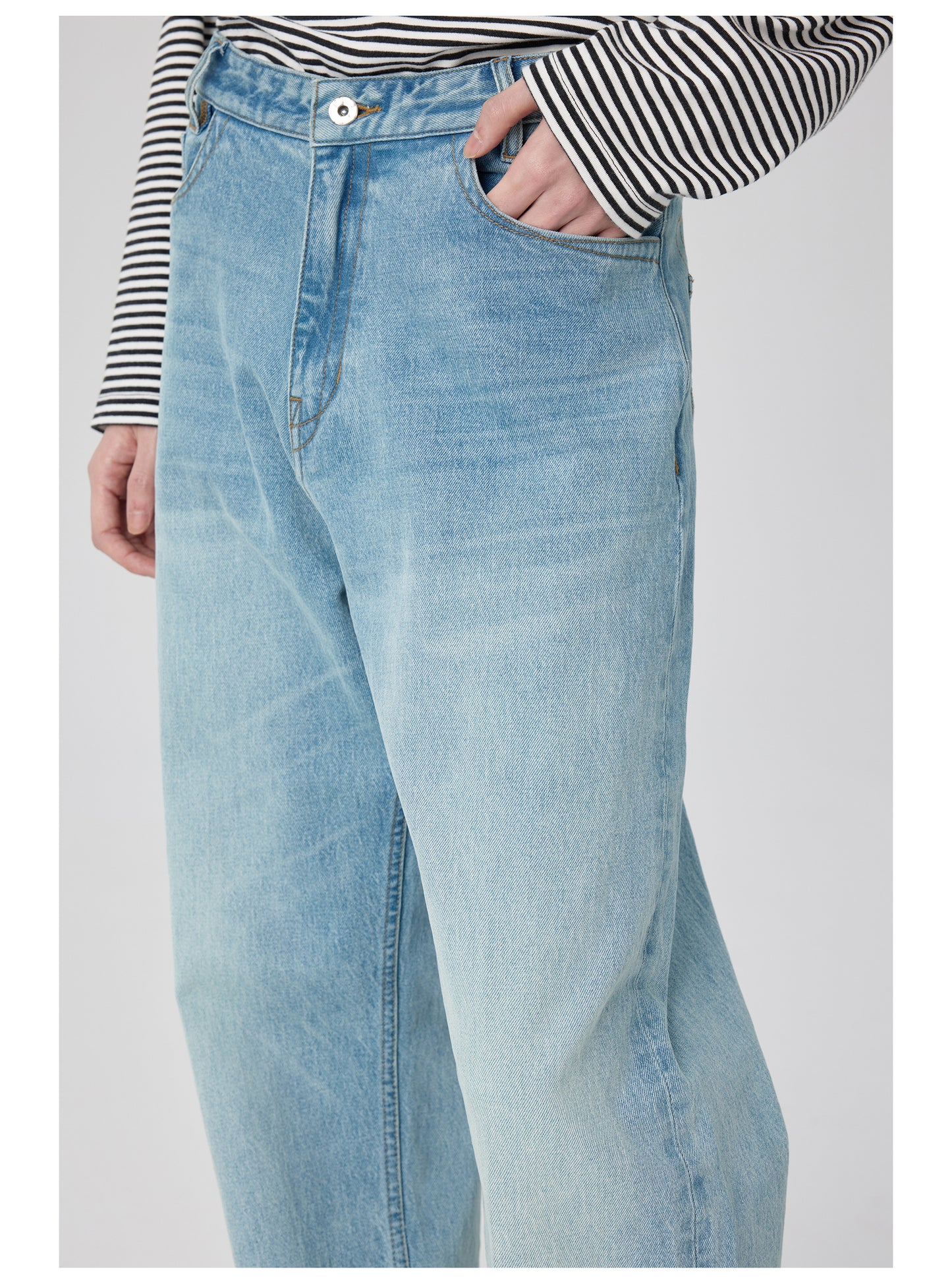 Regular fit center seam jeans