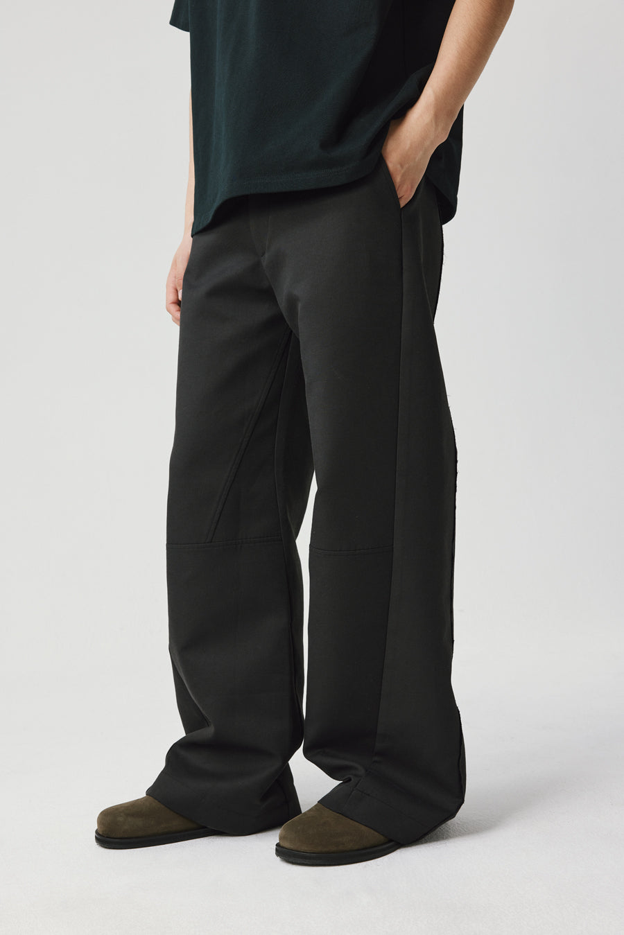 Scimitar cut casual pants