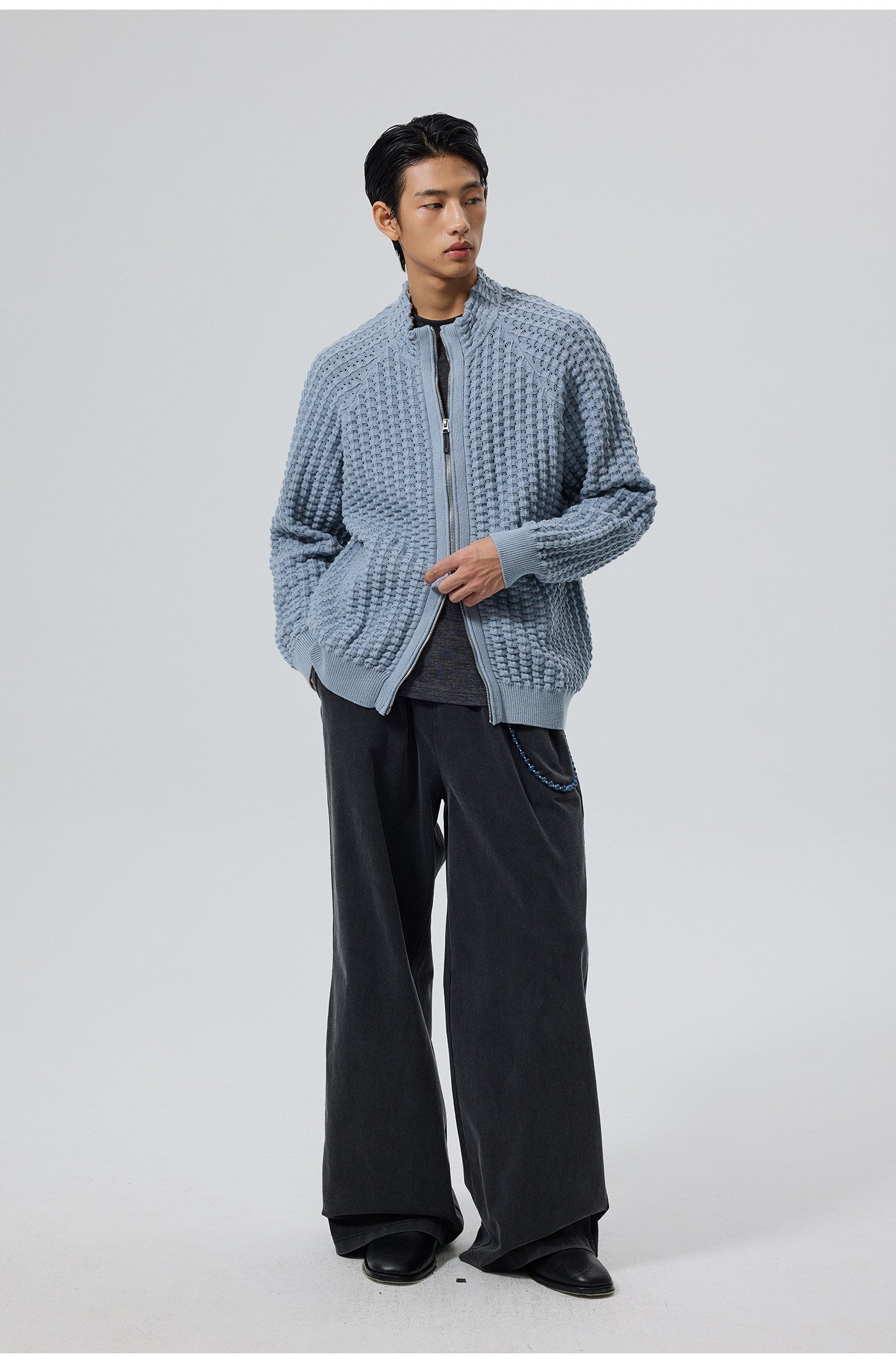 Matte-washed finish Stretch waistband Casual pants