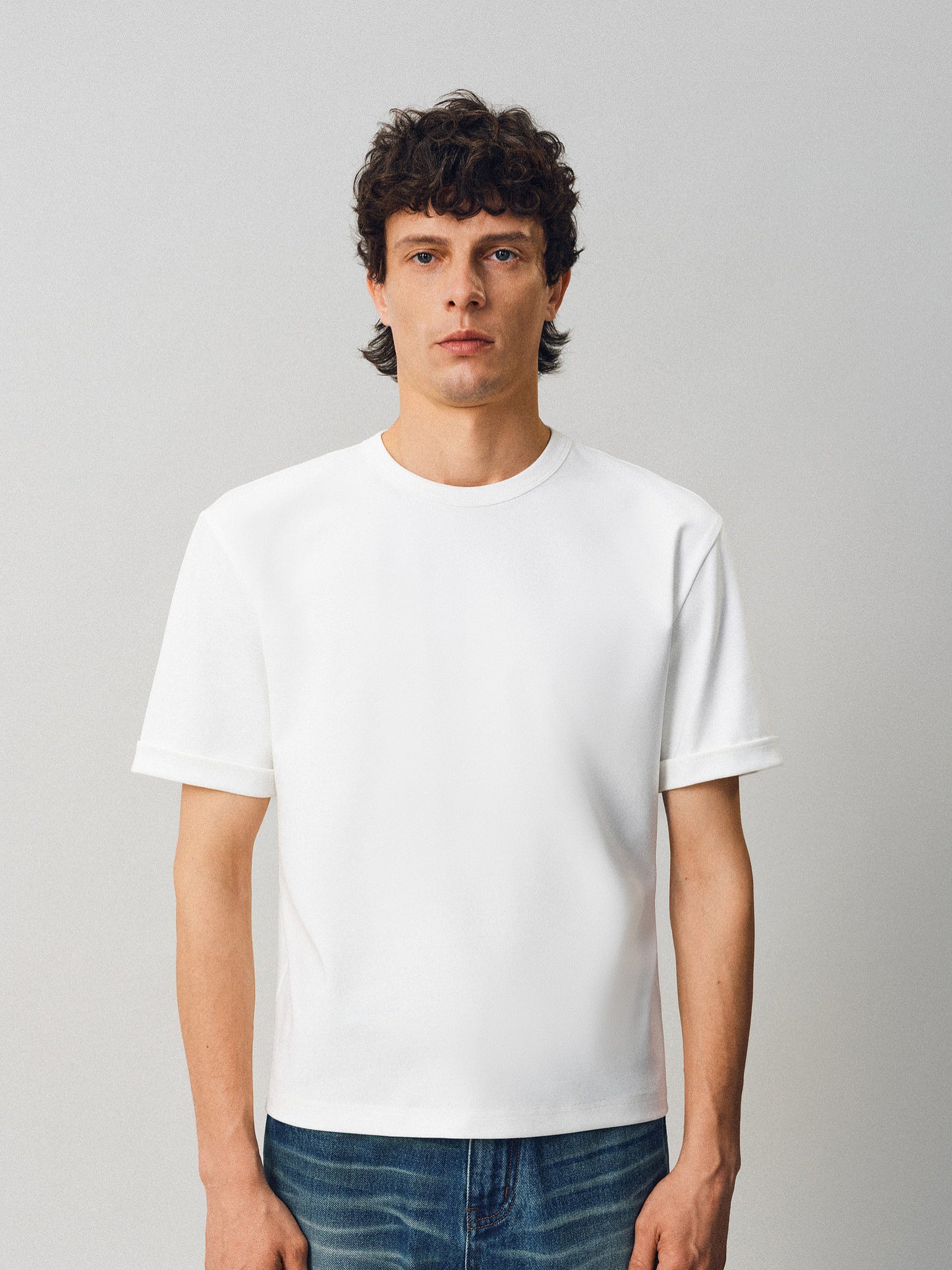 T-shirt with cuffed sleeves