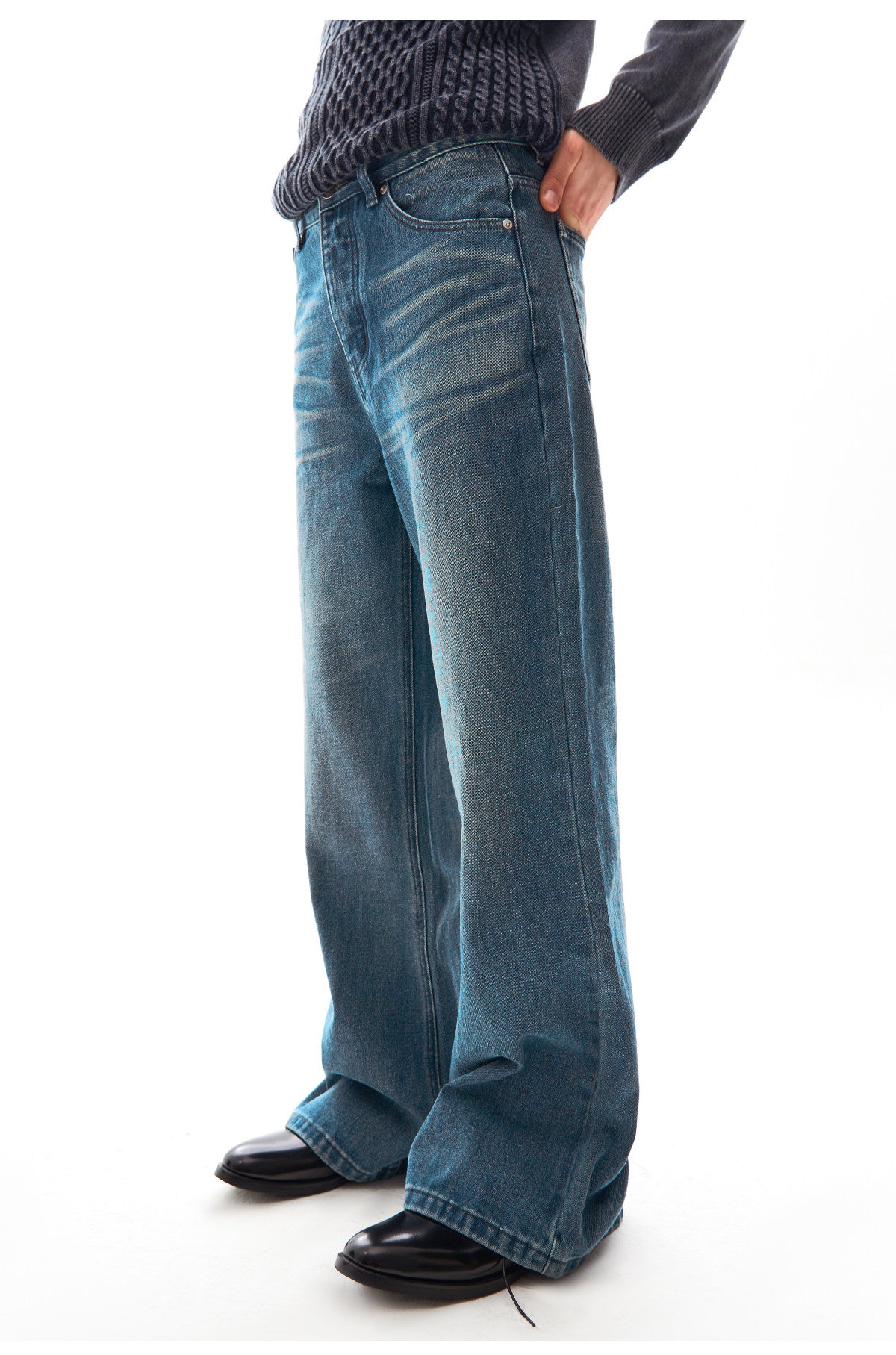 Vintage-washed jeans
