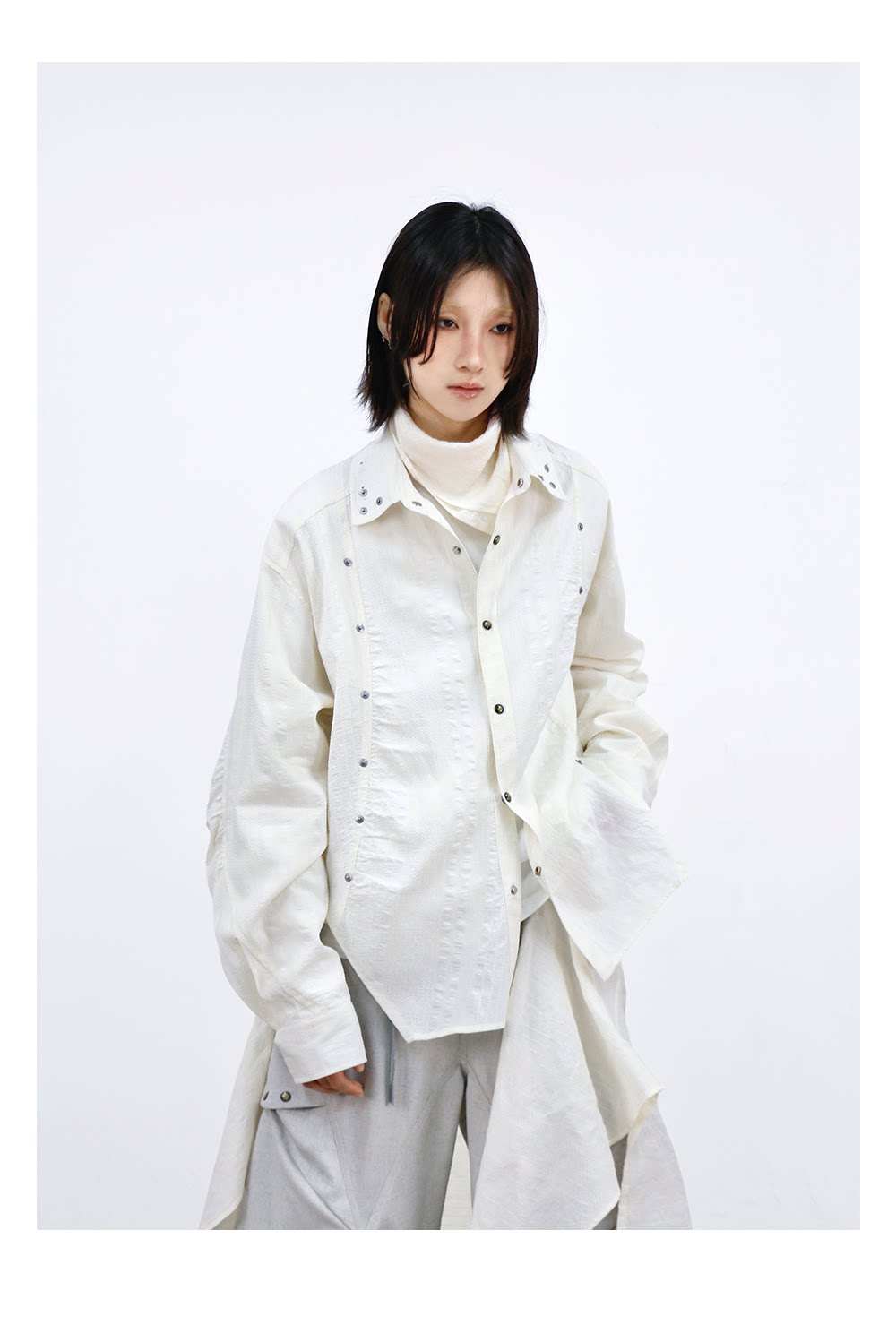 Shirt with a square scarf