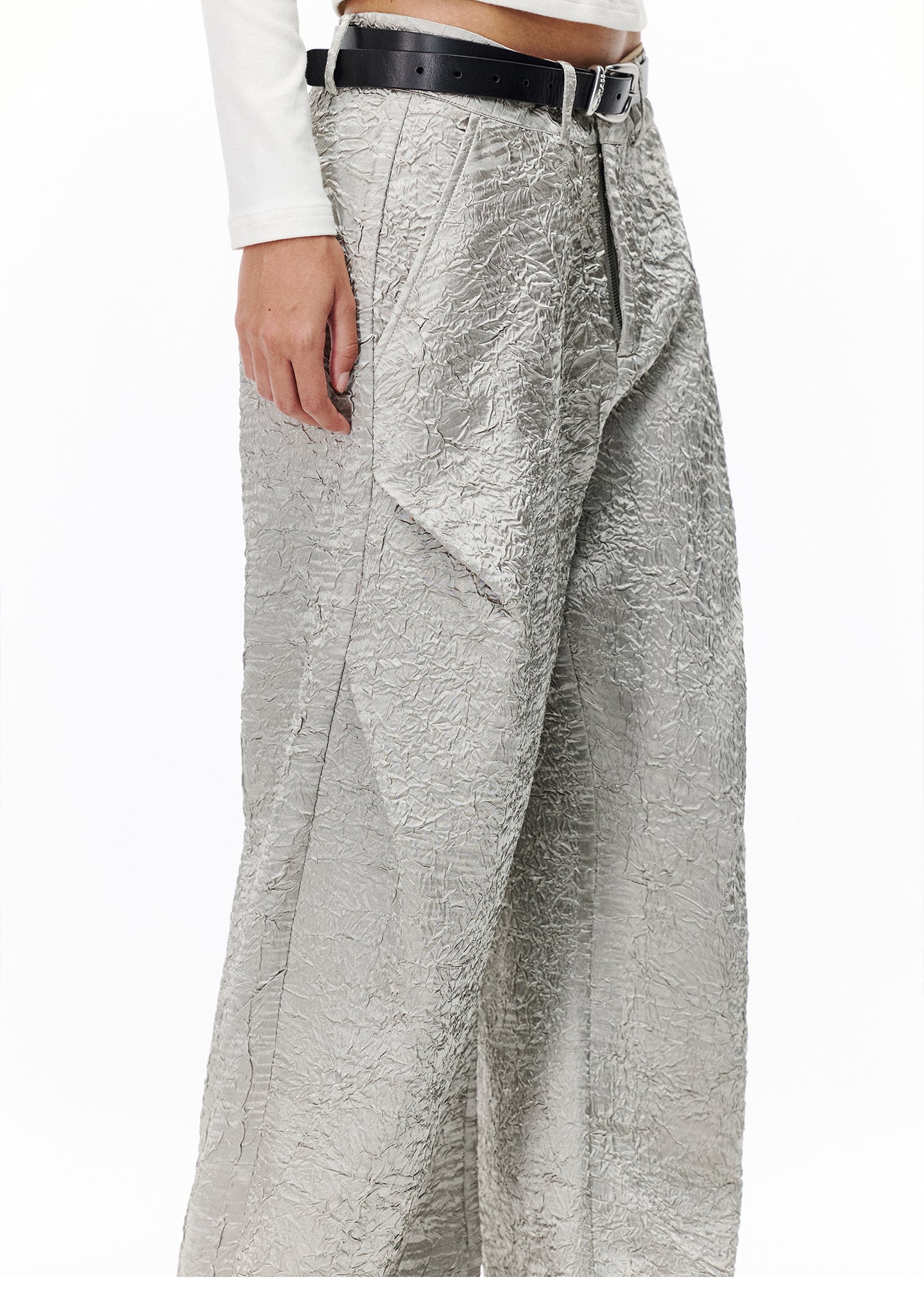 Pleated loose-fitting wide-leg pants