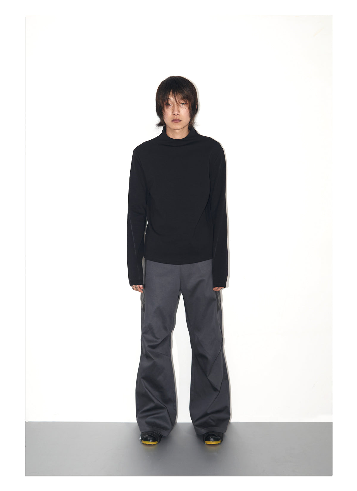 Three-dimensional cut casual pants