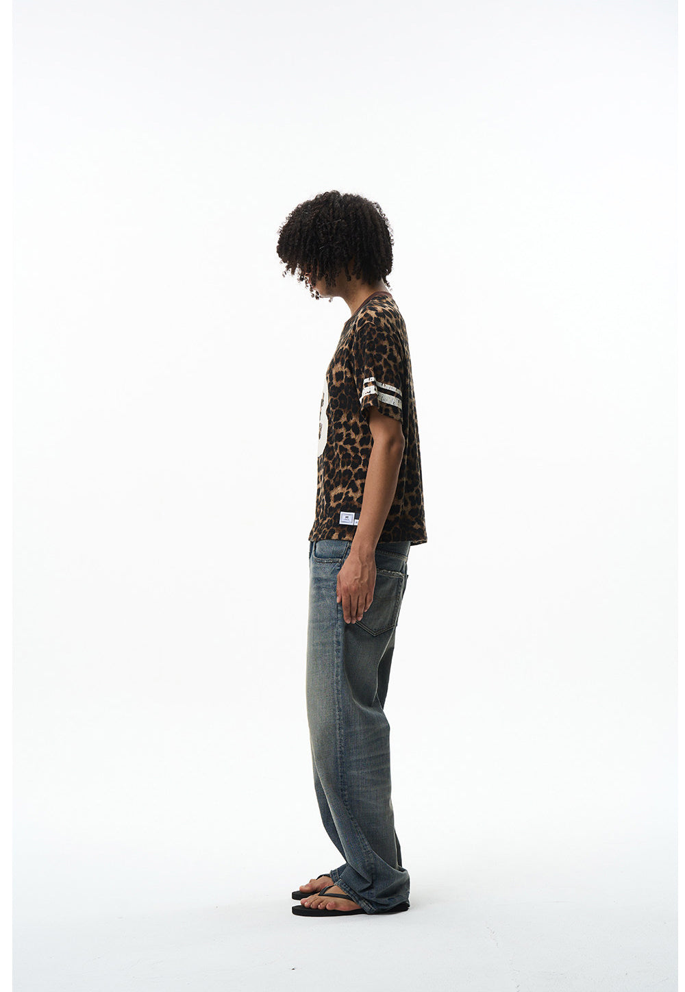 Leopard-Print Number Patch Round-Neck Half-Sleeve T-Shirt