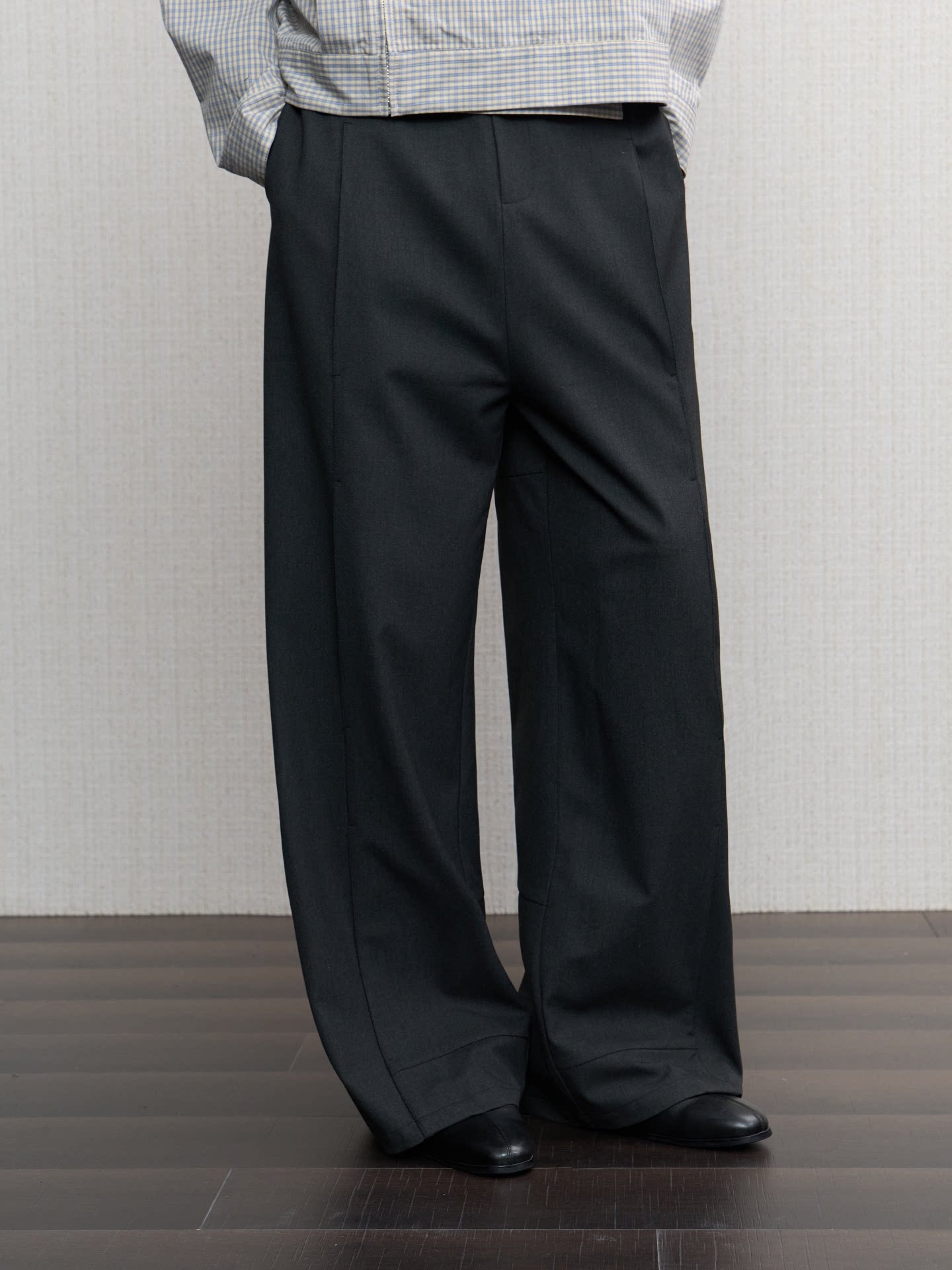 Casual Pants with Special Center Seam