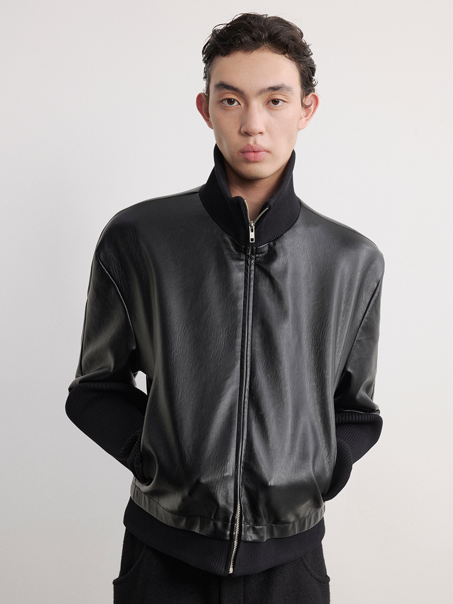 Short leather jacket